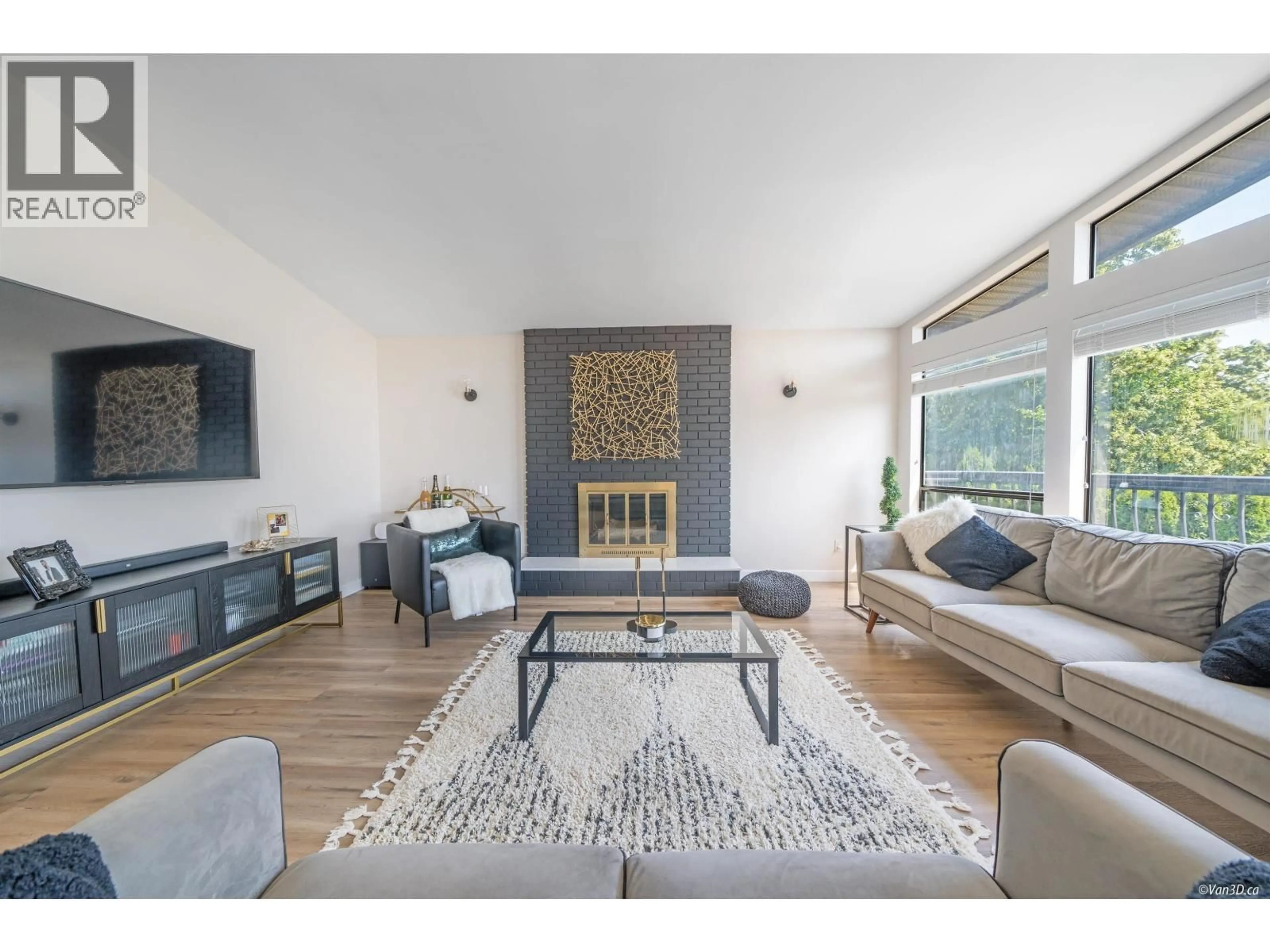 Living room with furniture, unknown for 2131 FRASERVIEW DRIVE, Vancouver British Columbia V5P2N2