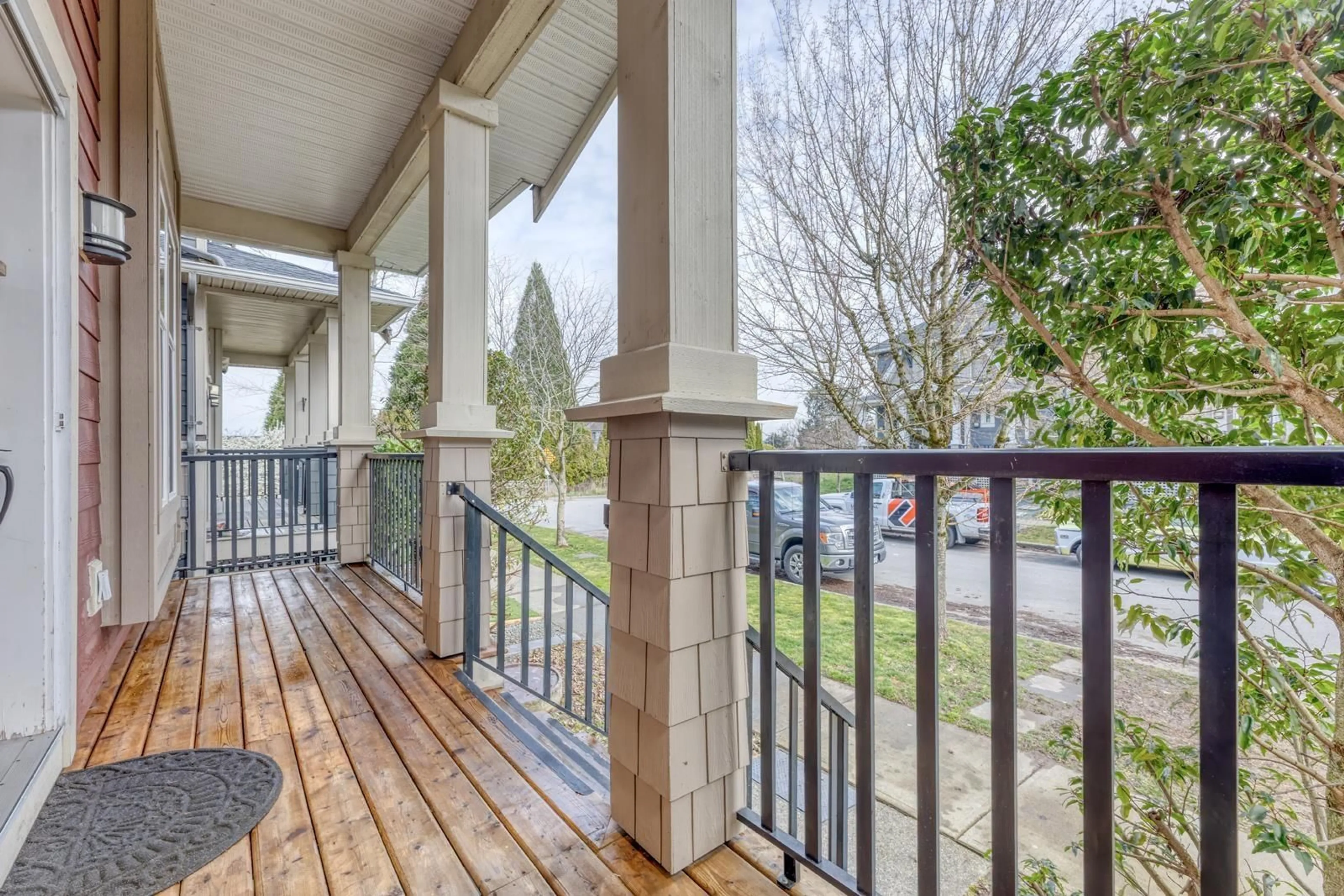 Patio, street for 7339 191B STREET, Surrey British Columbia V4N6L8