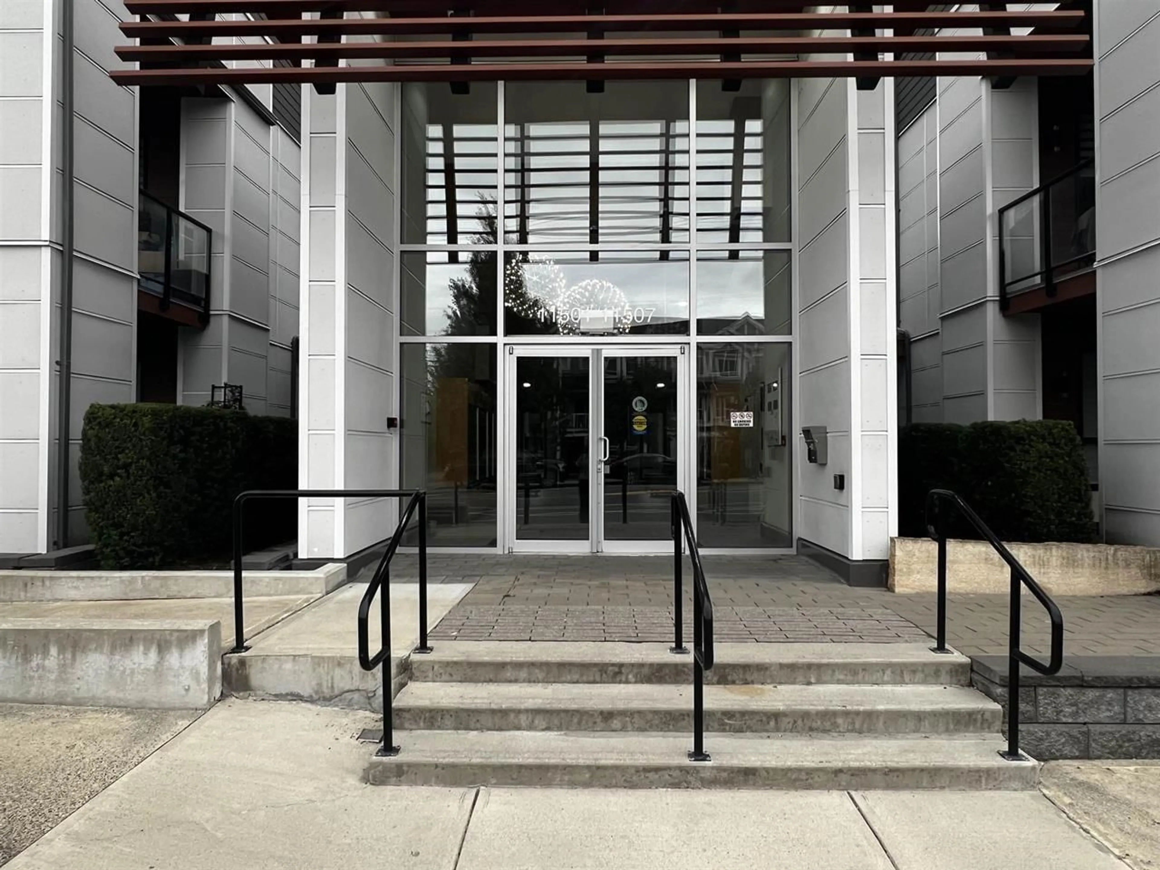 Indoor foyer for 113 - 11501 84 AVENUE, Delta British Columbia V4C0E5