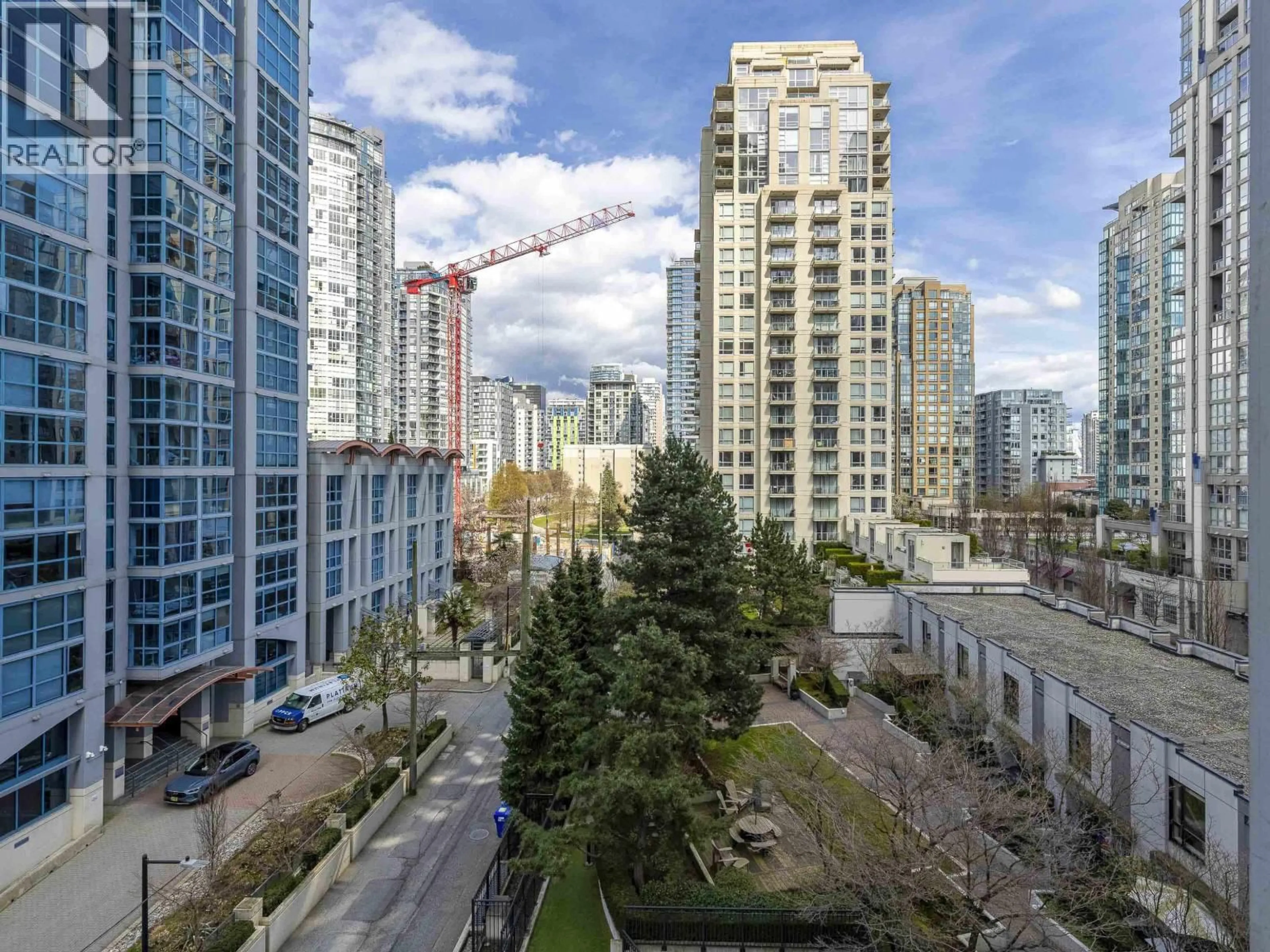 A pic from outside/outdoor area/front of a property/back of a property/a pic from drone, city buildings view from balcony for 701 - 1295 RICHARDS STREET, Vancouver British Columbia V6B1B7