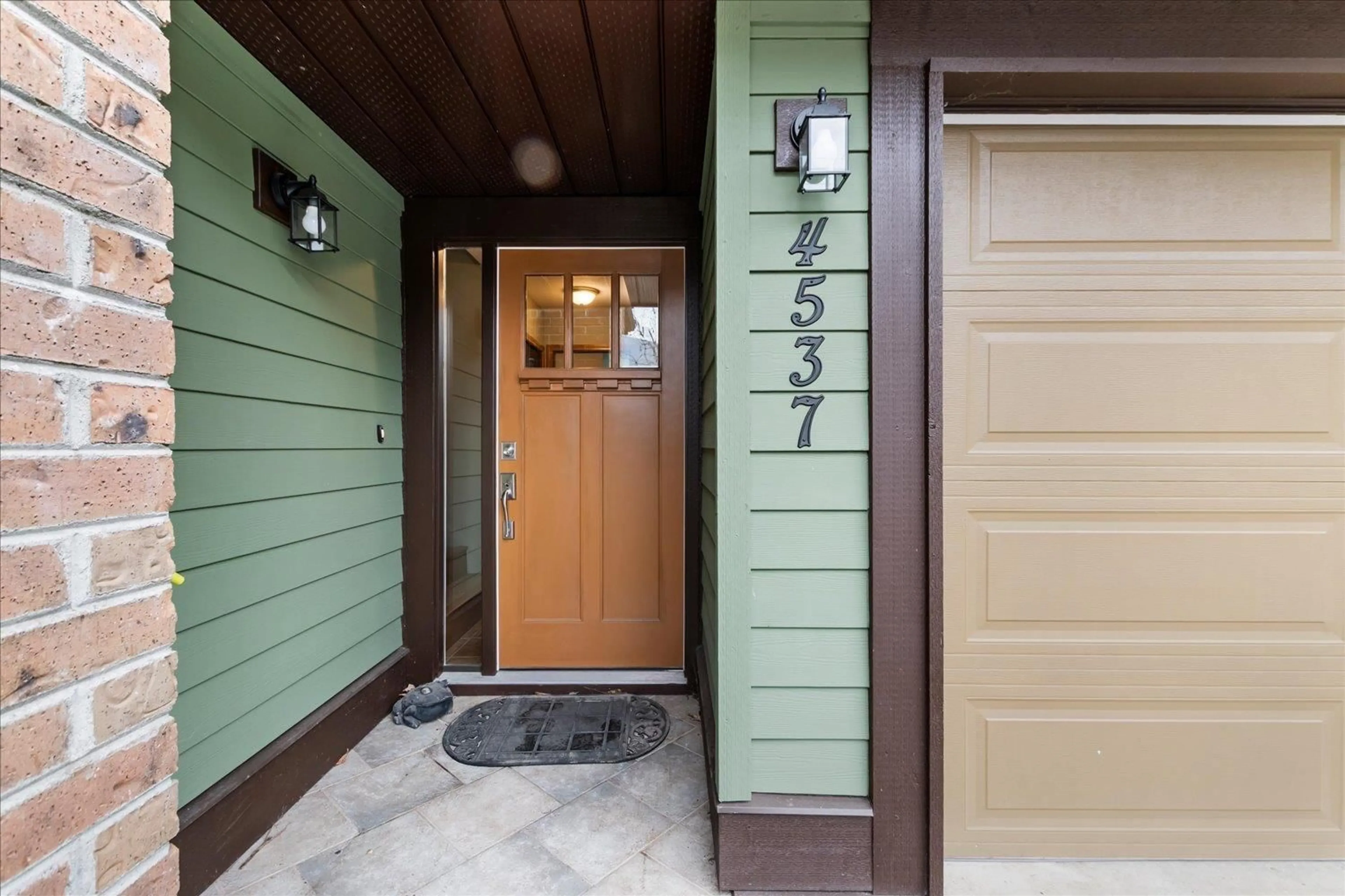 Indoor entryway for 4537 MCFAUL ROAD, Sardis - Chwk River Valley British Columbia V2R4N2