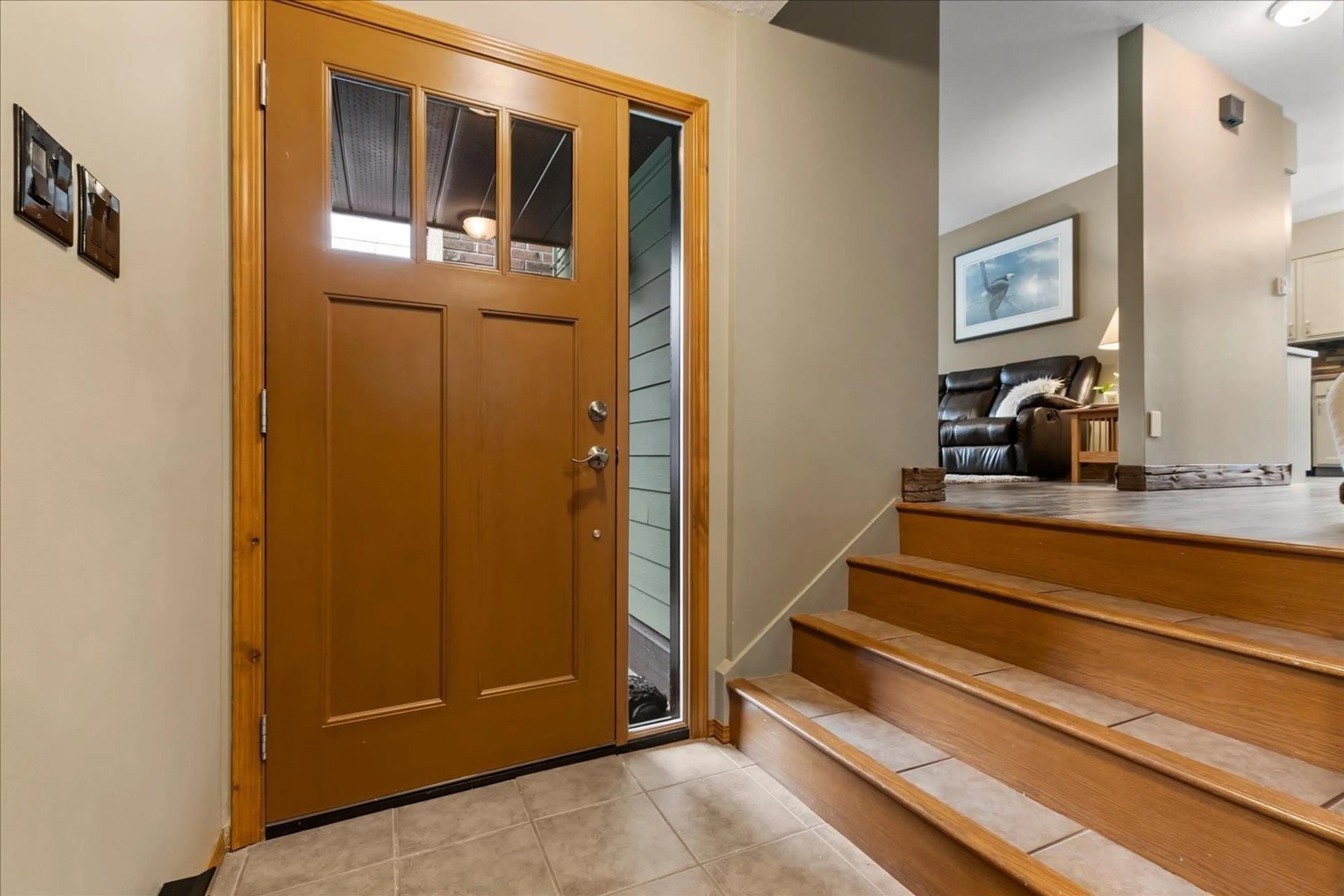 Indoor entryway for 4537 MCFAUL ROAD, Sardis - Chwk River Valley British Columbia V2R4N2