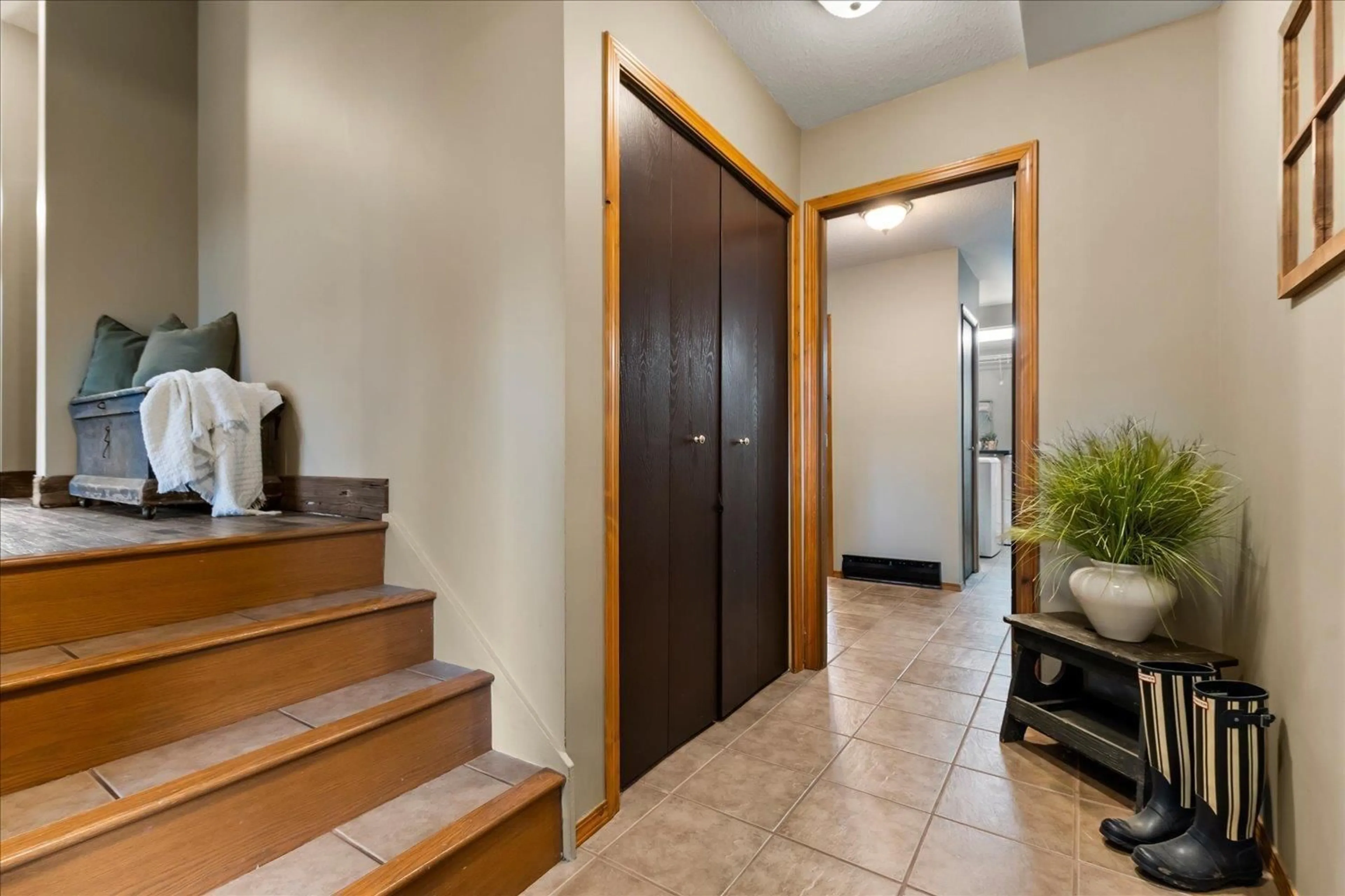 Indoor entryway for 4537 MCFAUL ROAD, Sardis - Chwk River Valley British Columbia V2R4N2