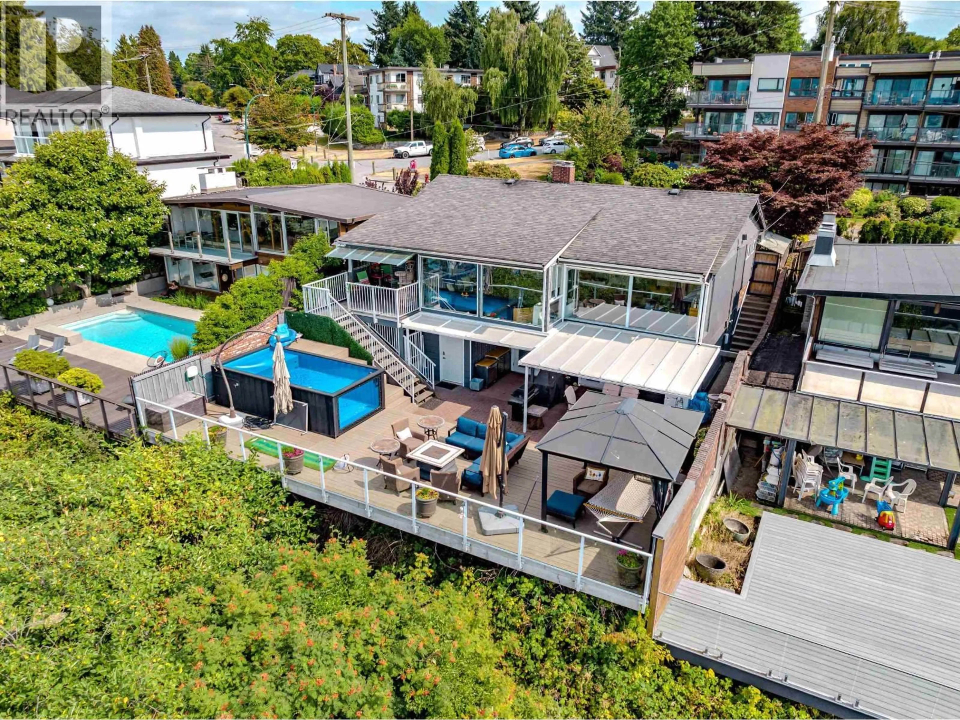 A pic from outside/outdoor area/front of a property/back of a property/a pic from drone, water/lake/river/ocean view for 2385 WALL STREET, Vancouver British Columbia V5L1B8