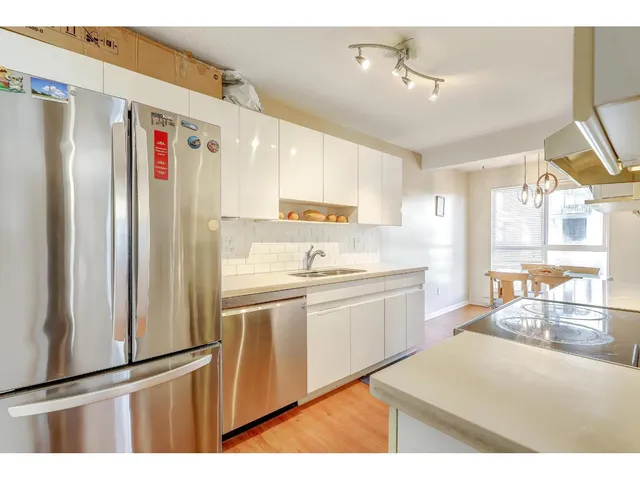 210 - 14980 101A AVENUE, Surrey 5