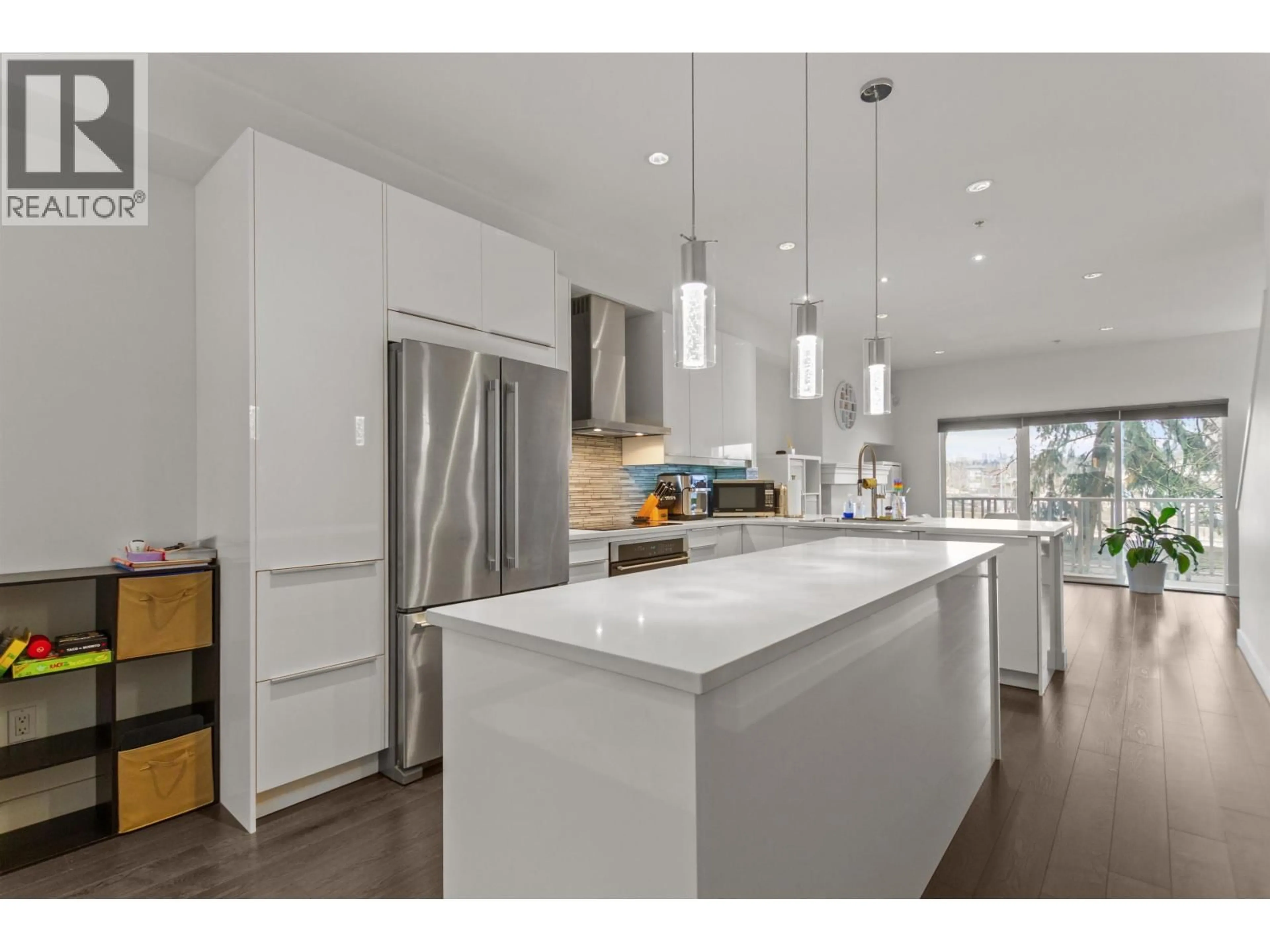 Open concept kitchen, wood/laminate floor for 59 - 935 EWEN AVENUE, New Westminster British Columbia V3M0A1