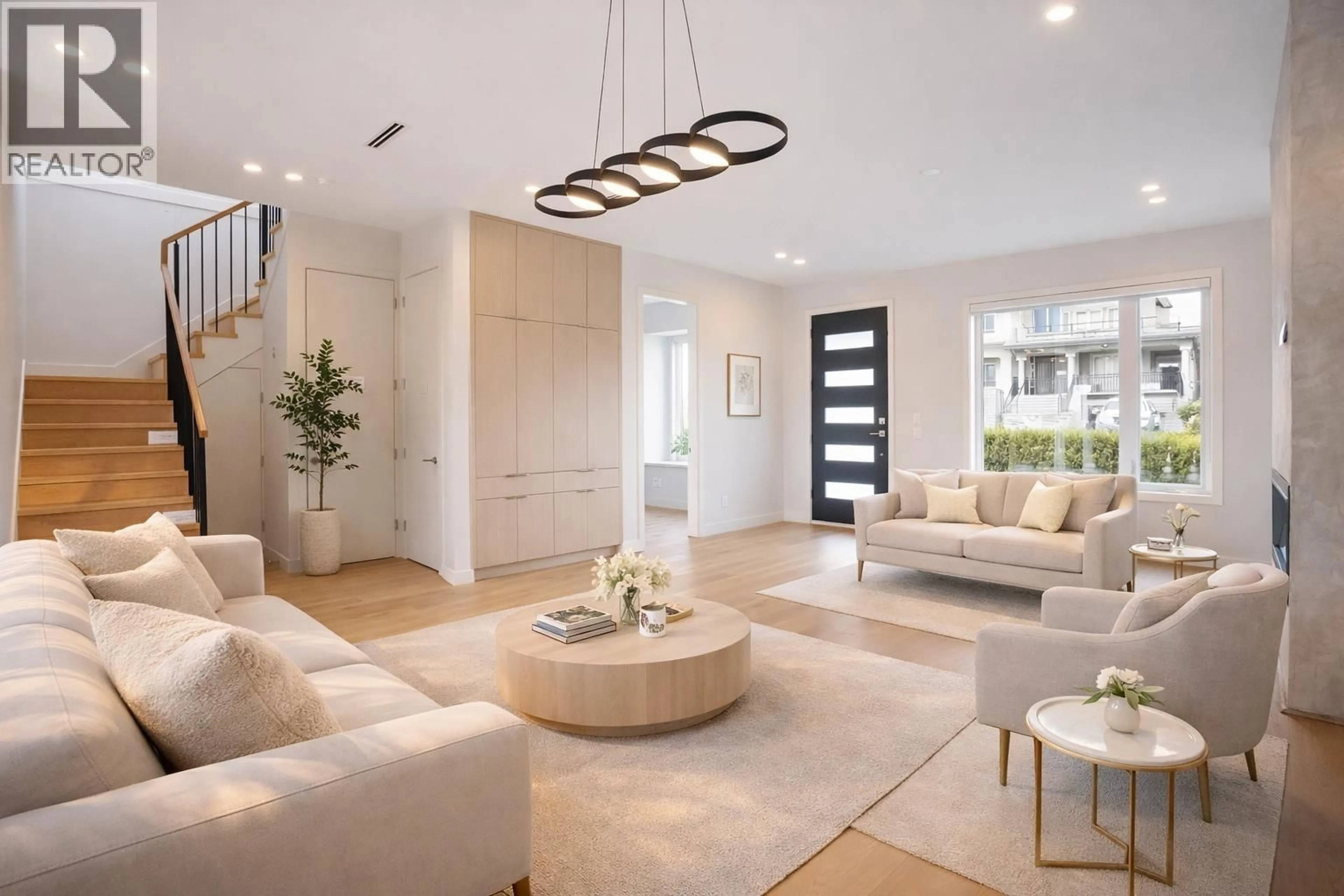 Living room with furniture, unknown for 6252 KITCHENER STREET, Burnaby British Columbia V5B2J4