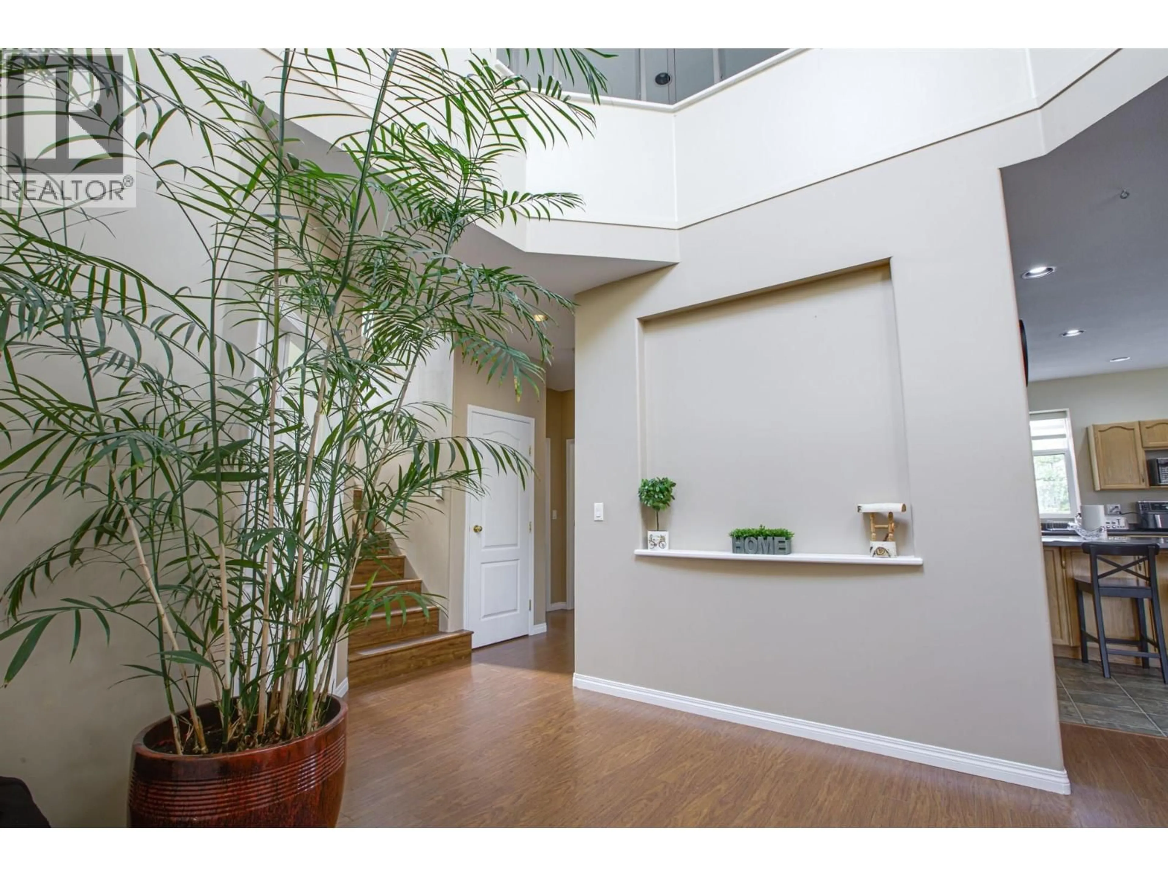 Indoor foyer for 1077 RIVERSIDE DRIVE, Port Coquitlam British Columbia V3B8A7