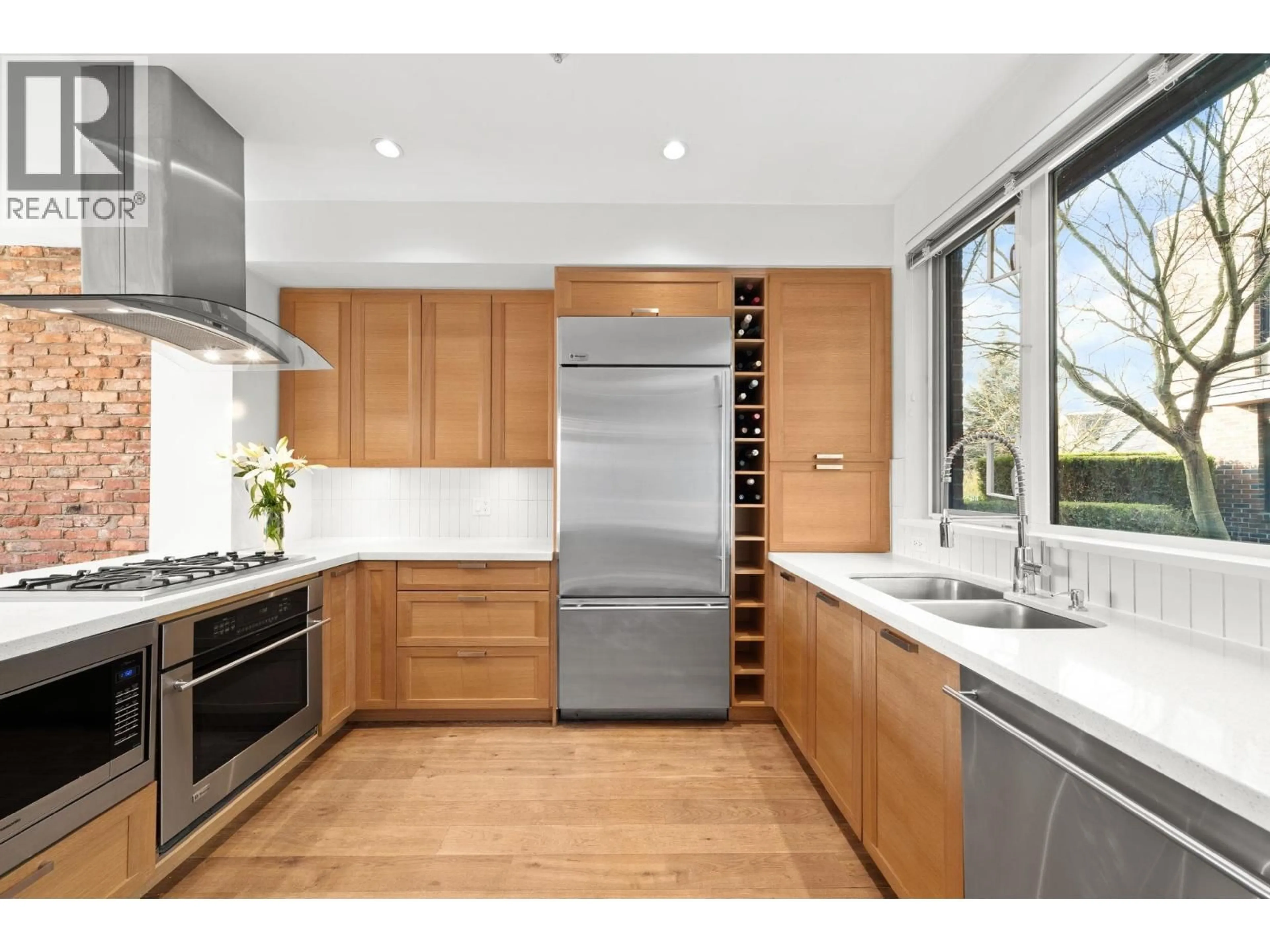 Contemporary kitchen, unknown for 28 - 230 SALTER STREET, New Westminster British Columbia V3M0G1