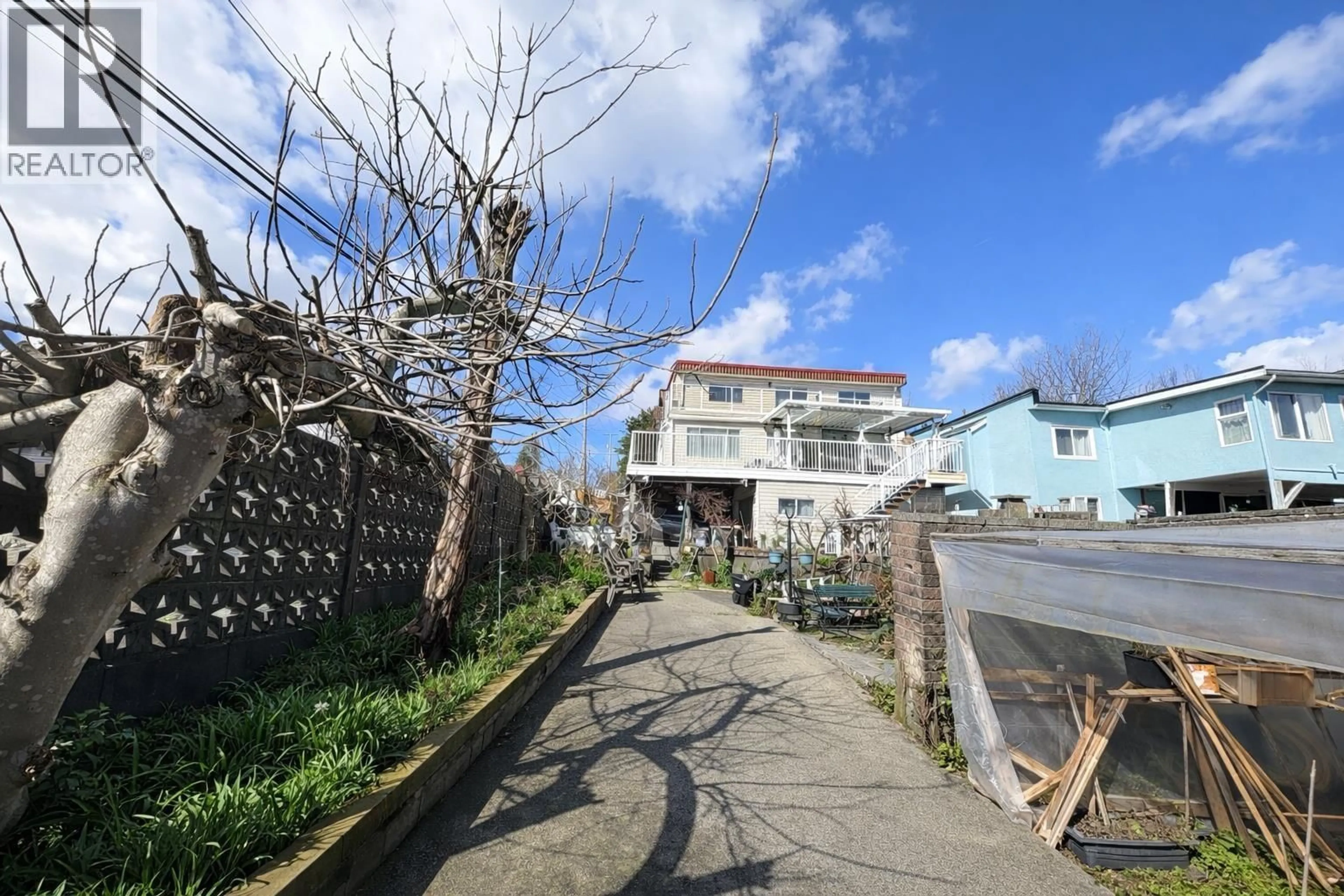 Patio, street for 1728 SEVENTH AVENUE, New Westminster British Columbia V3M2K8