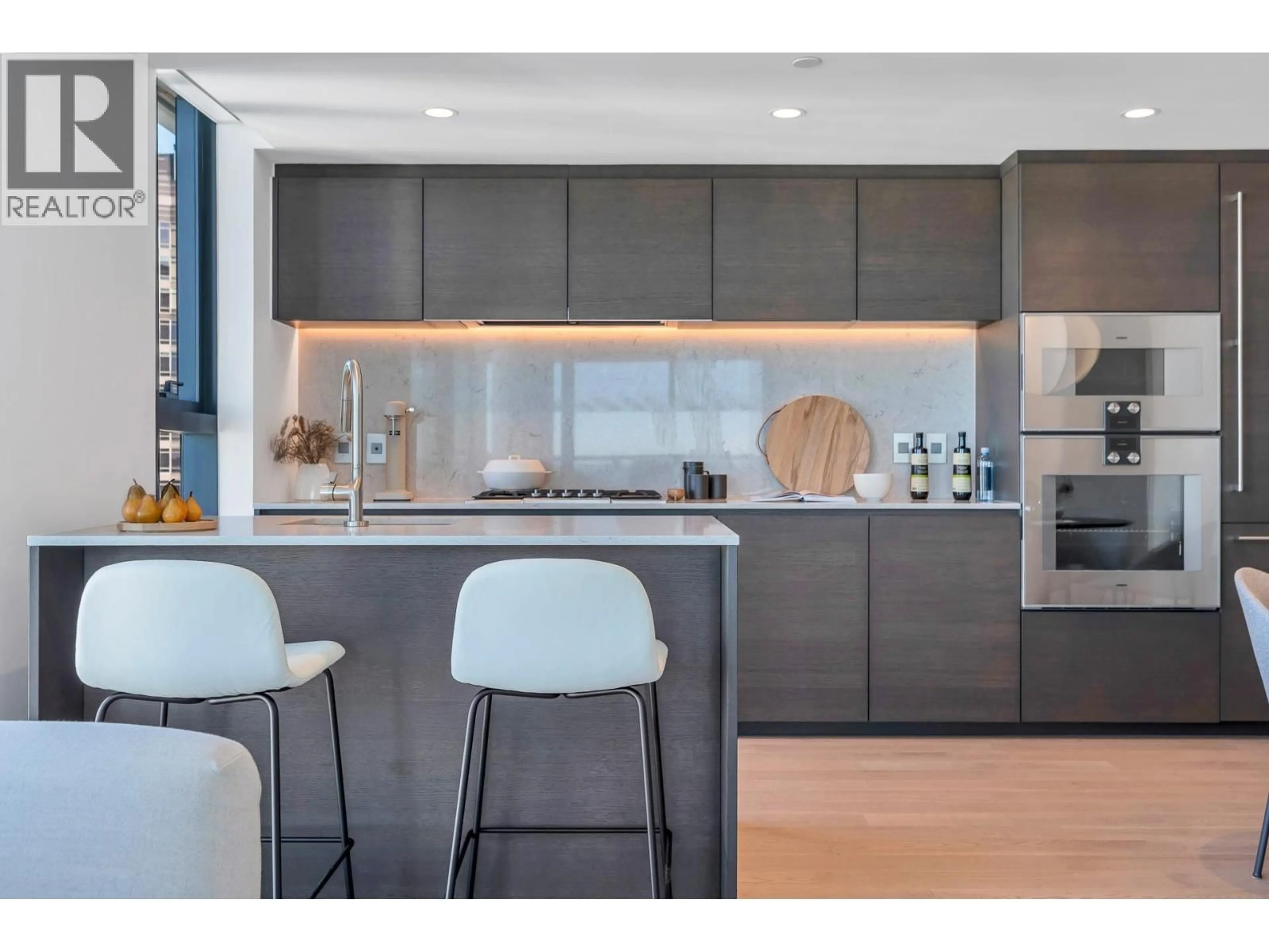 Contemporary kitchen, unknown for 1102 - 1482 ROBSON STREET, Vancouver British Columbia V6G1B9