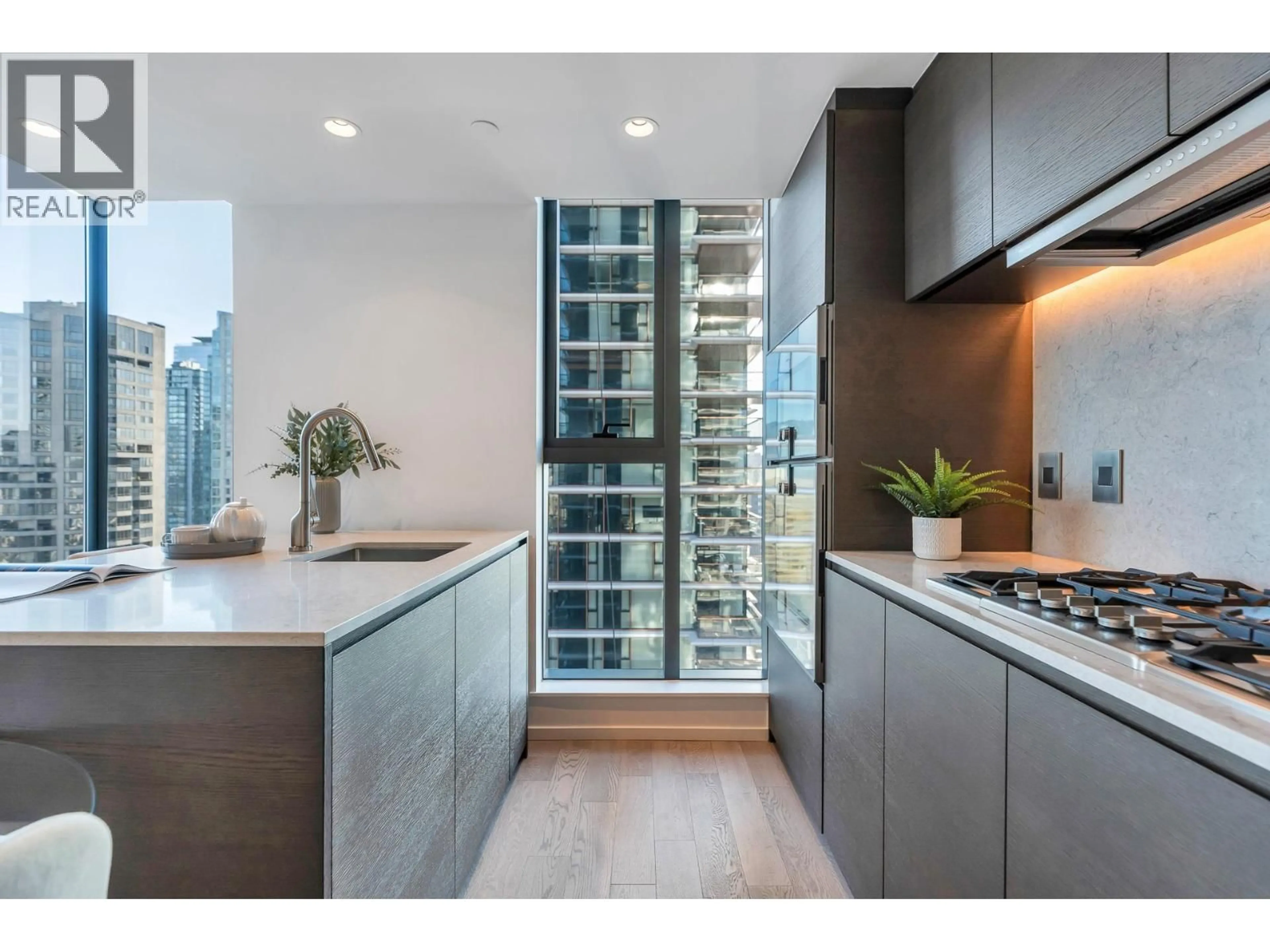 Contemporary kitchen, unknown for 1106 - 1408 ROBSON STREET, Vancouver British Columbia V6G1B9