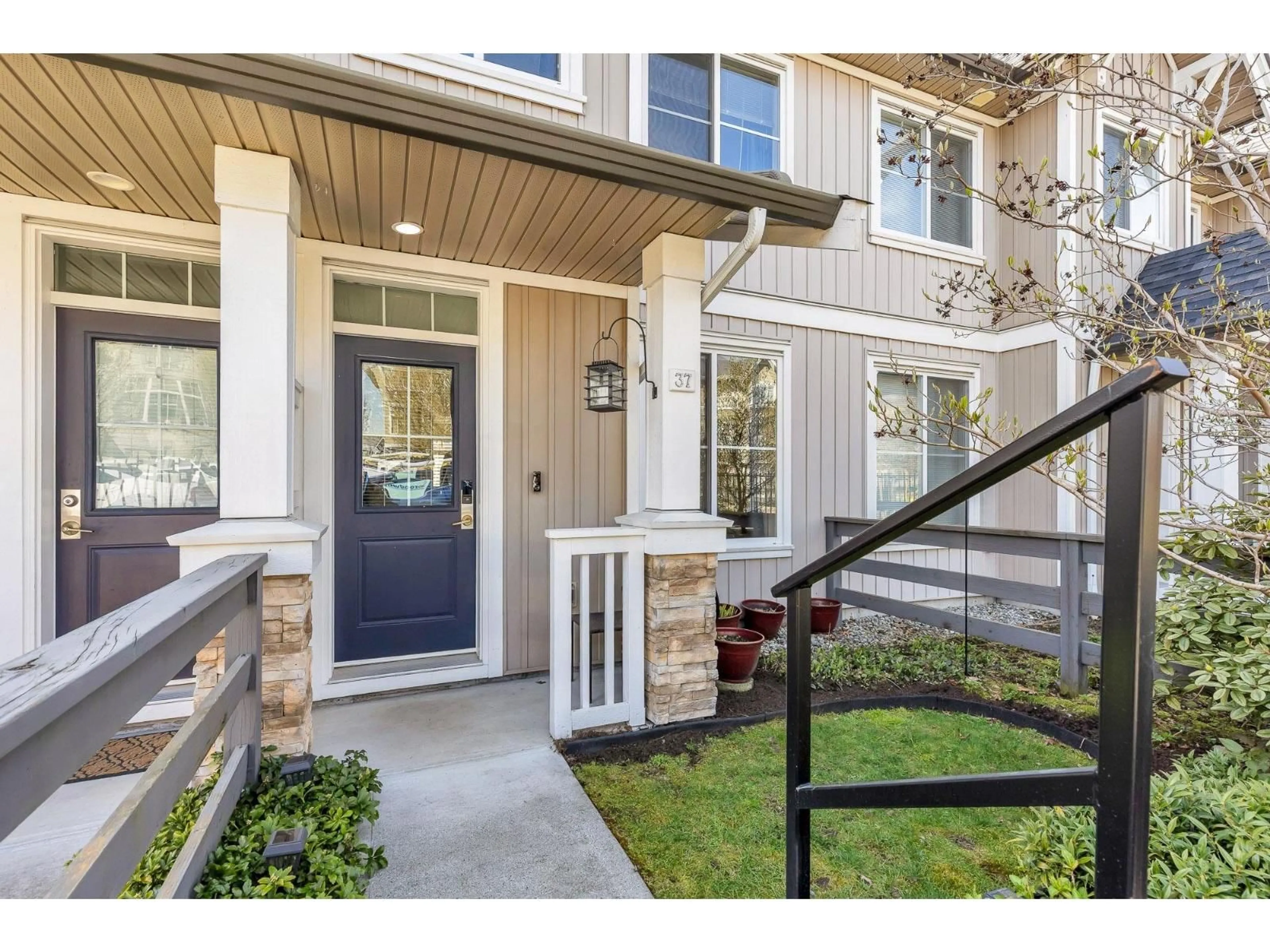 Indoor entryway for 37 - 31032 WESTRIDGE PLACE, Abbotsford British Columbia V2T0C6
