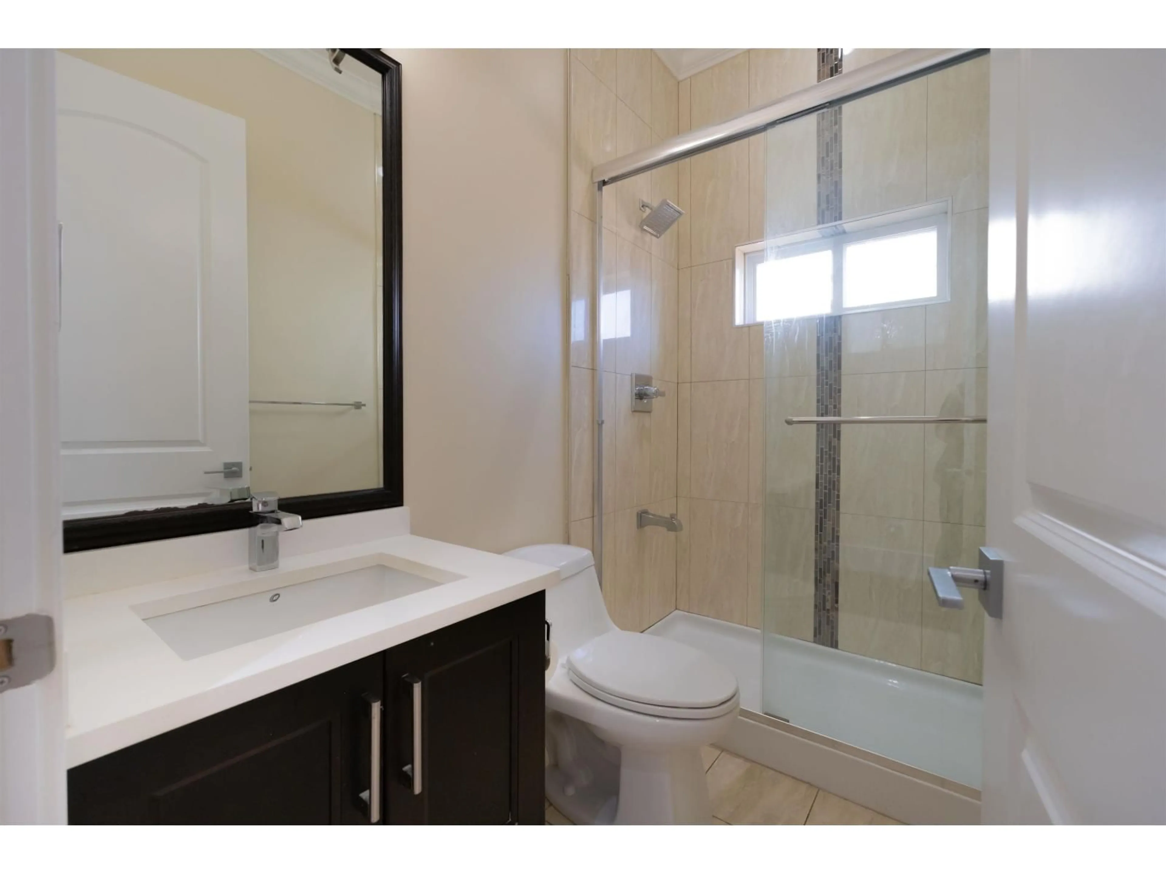 Standard bathroom, ceramic/tile floor for 7420 116 STREET, Delta British Columbia V4C5T2