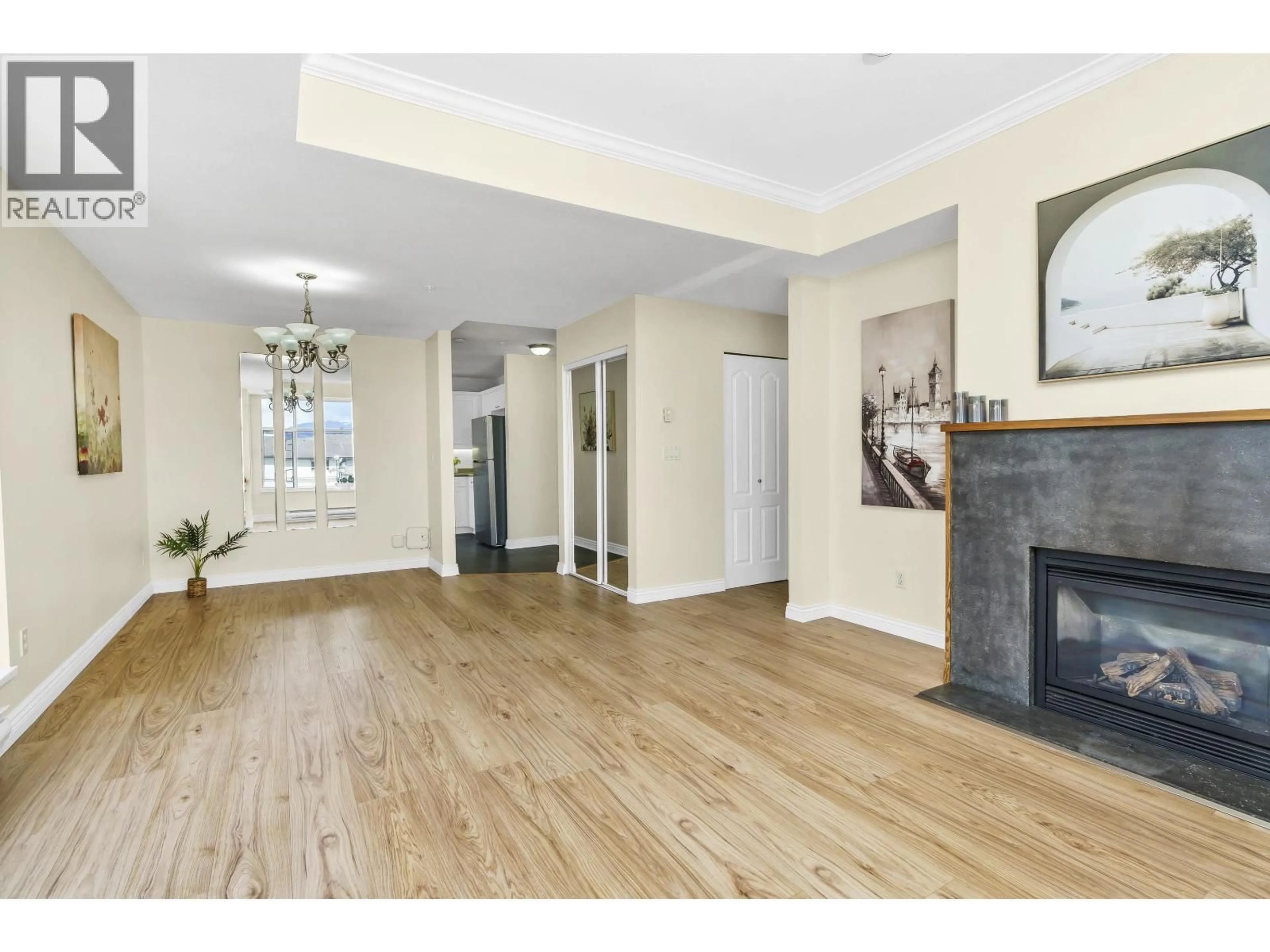 Unknown for 404 - 2340 HAWTHORNE AVENUE, Port Coquitlam British Columbia V3C1W9