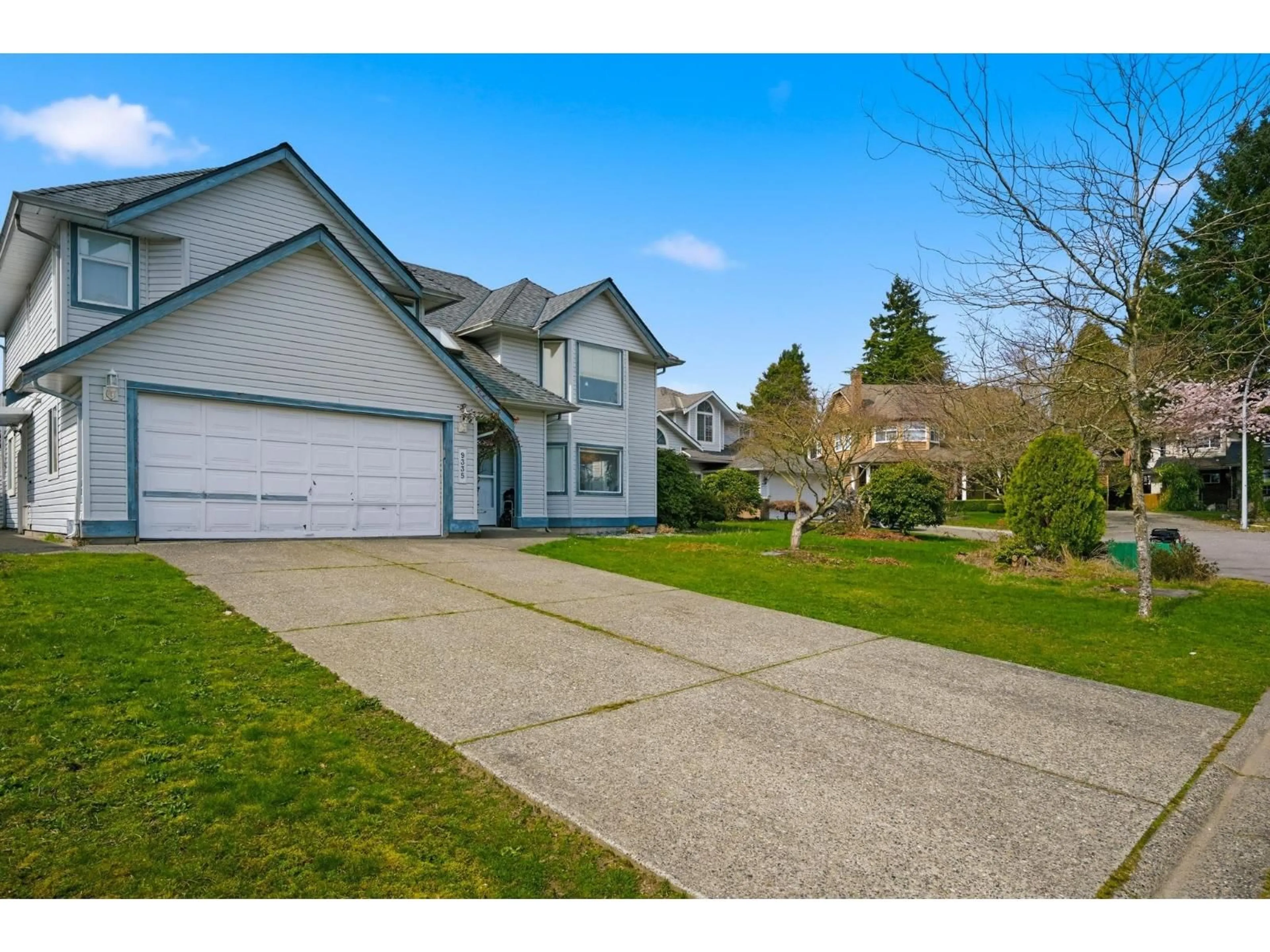 A pic from outside/outdoor area/front of a property/back of a property/a pic from drone, street for 9335 152A STREET, Surrey British Columbia V3R0E6