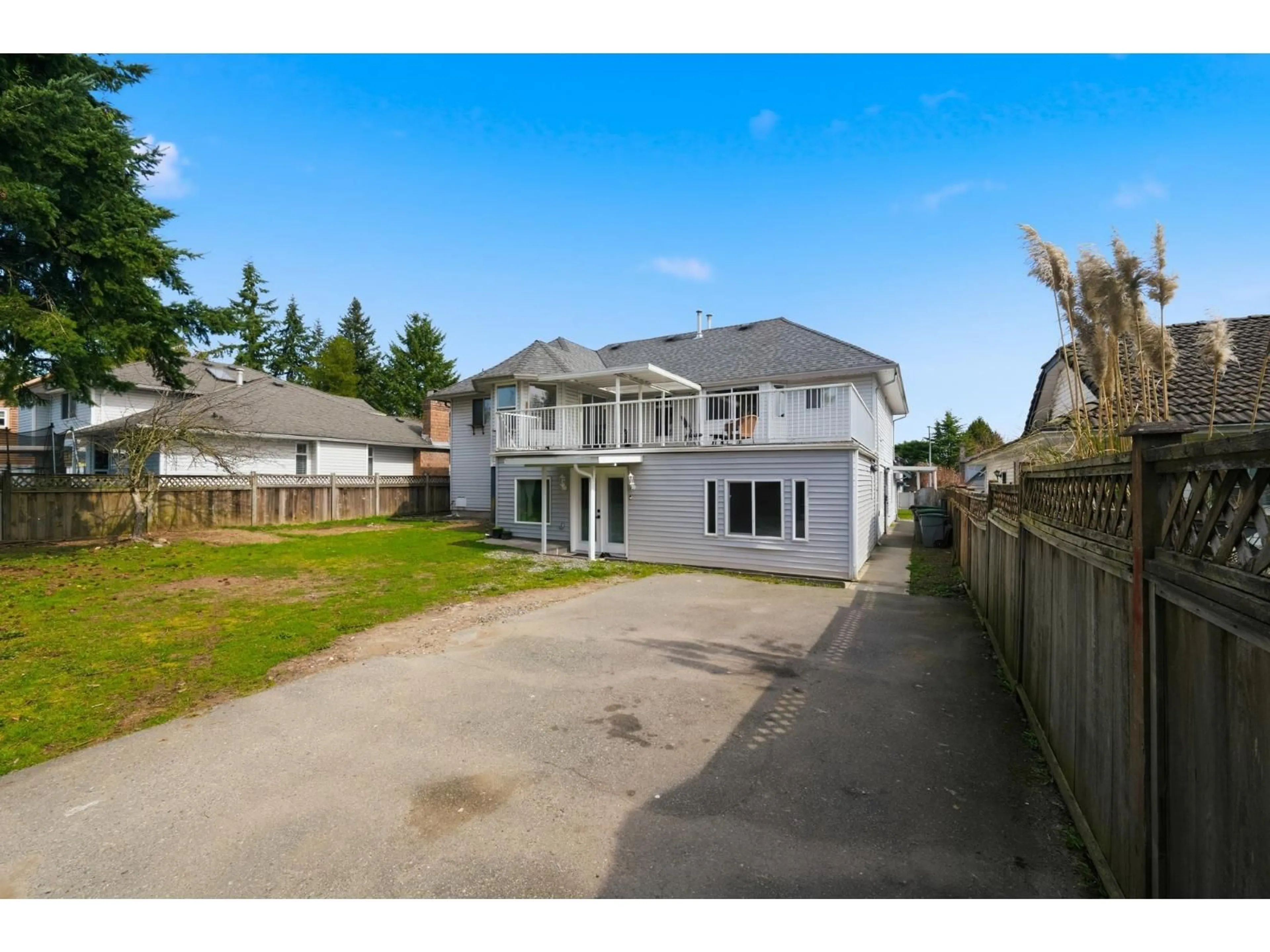 A pic from outside/outdoor area/front of a property/back of a property/a pic from drone, unknown for 9335 152A STREET, Surrey British Columbia V3R0E6
