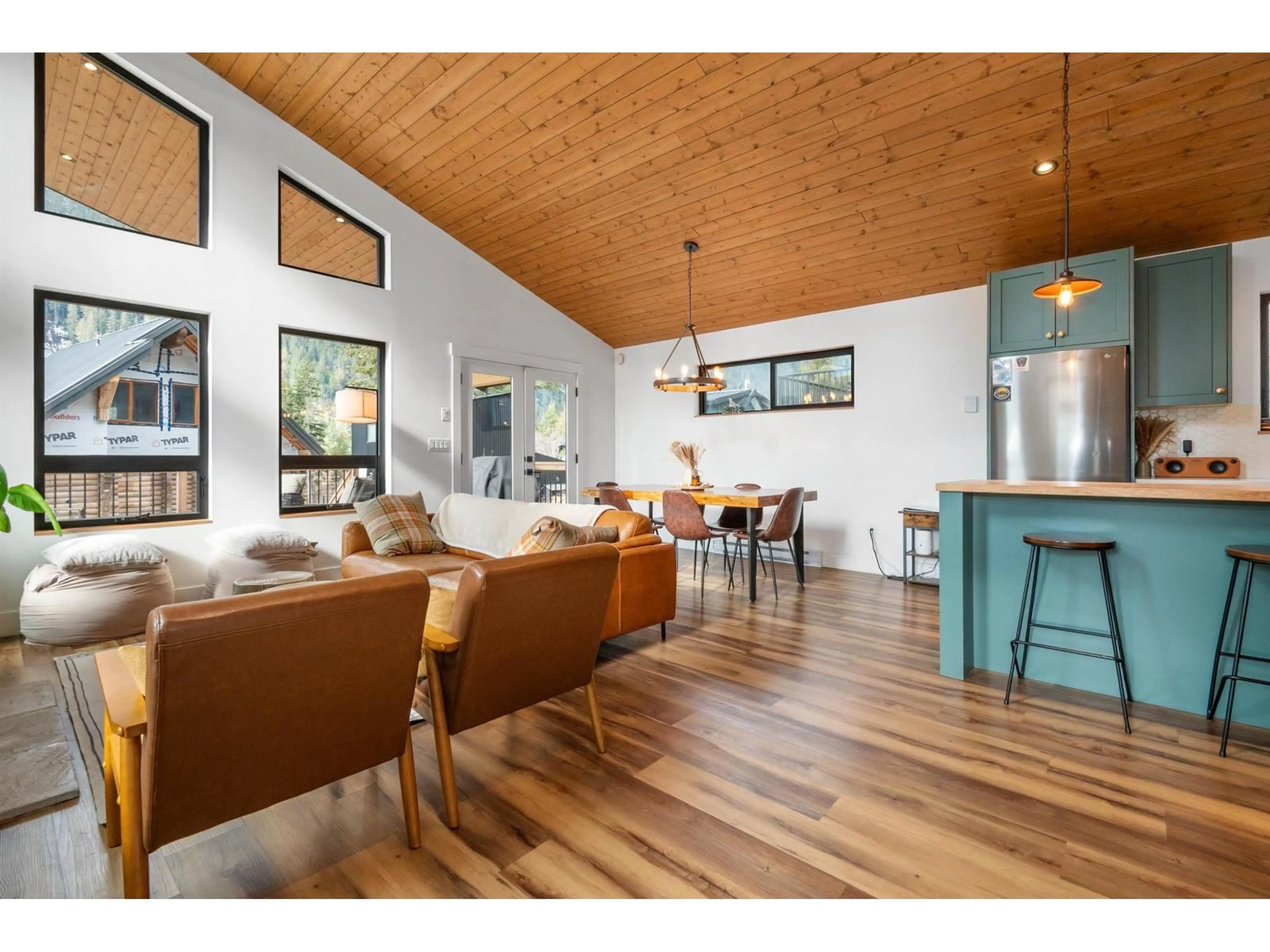 Open concept kitchen, wood/laminate floor for 71449 OLD YALE PRINCETON HIGHWAY, Hope British Columbia V0X1L5