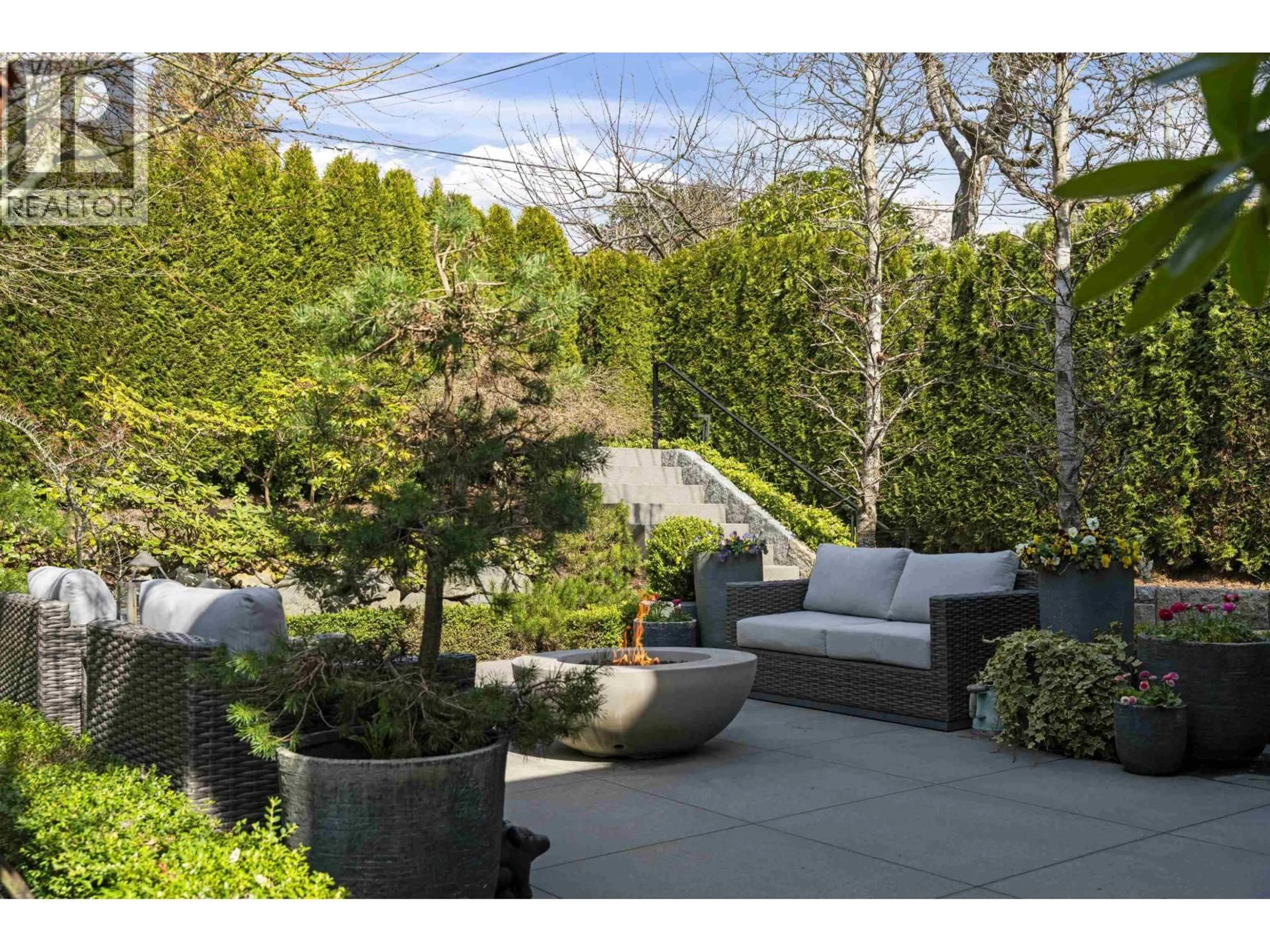 Patio, forest/trees view for 1230 ESQUIMALT AVENUE, West Vancouver British Columbia V7T1K3