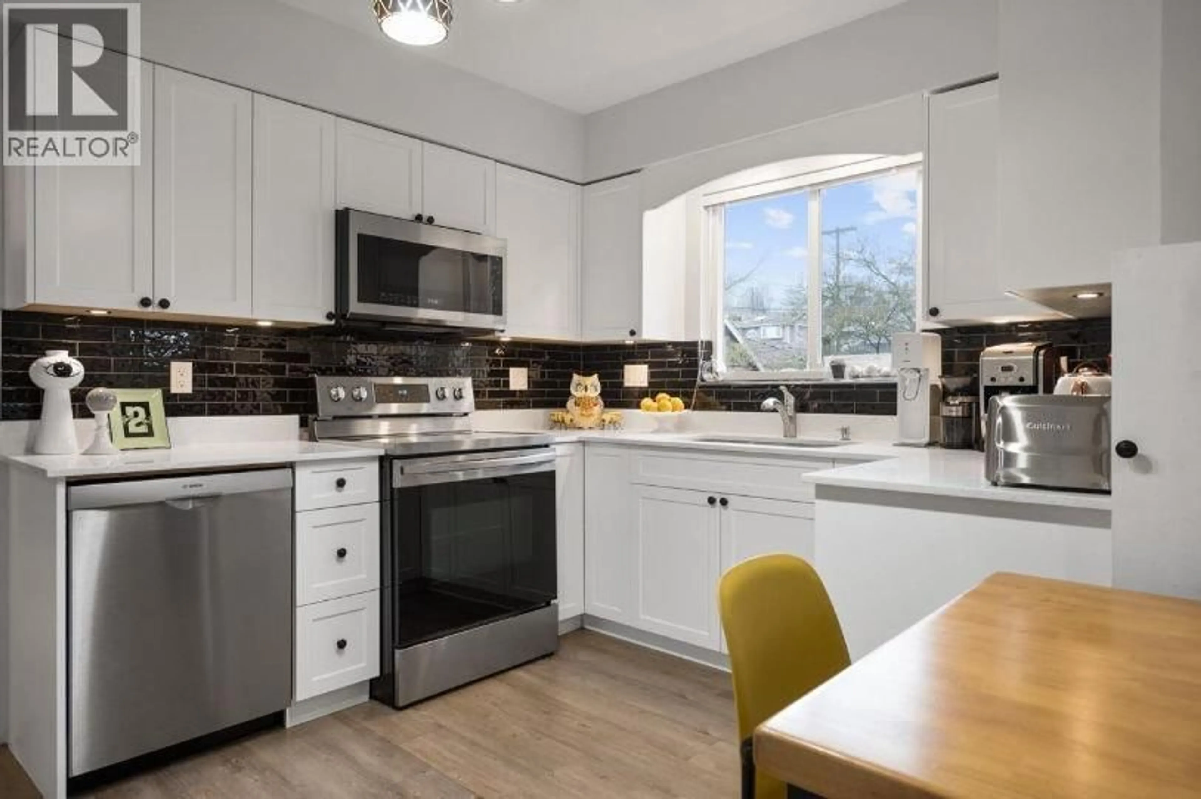 Unknown for 1294 33RD AVENUE, Vancouver British Columbia V5V3B6