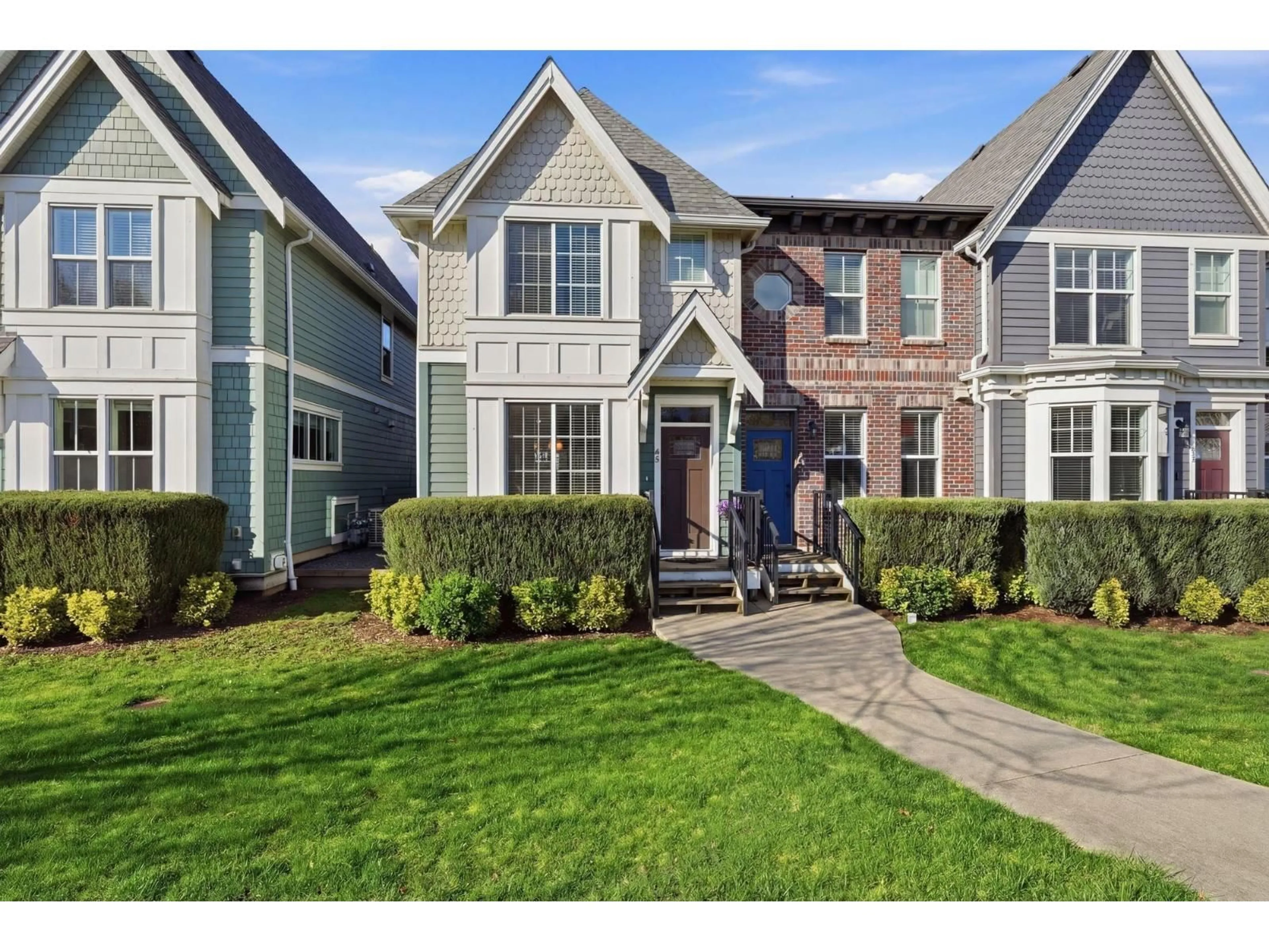 Home with vinyl exterior material, street for 49 - 45462 TAMIHI WAY, Chilliwack British Columbia V2R0Y2