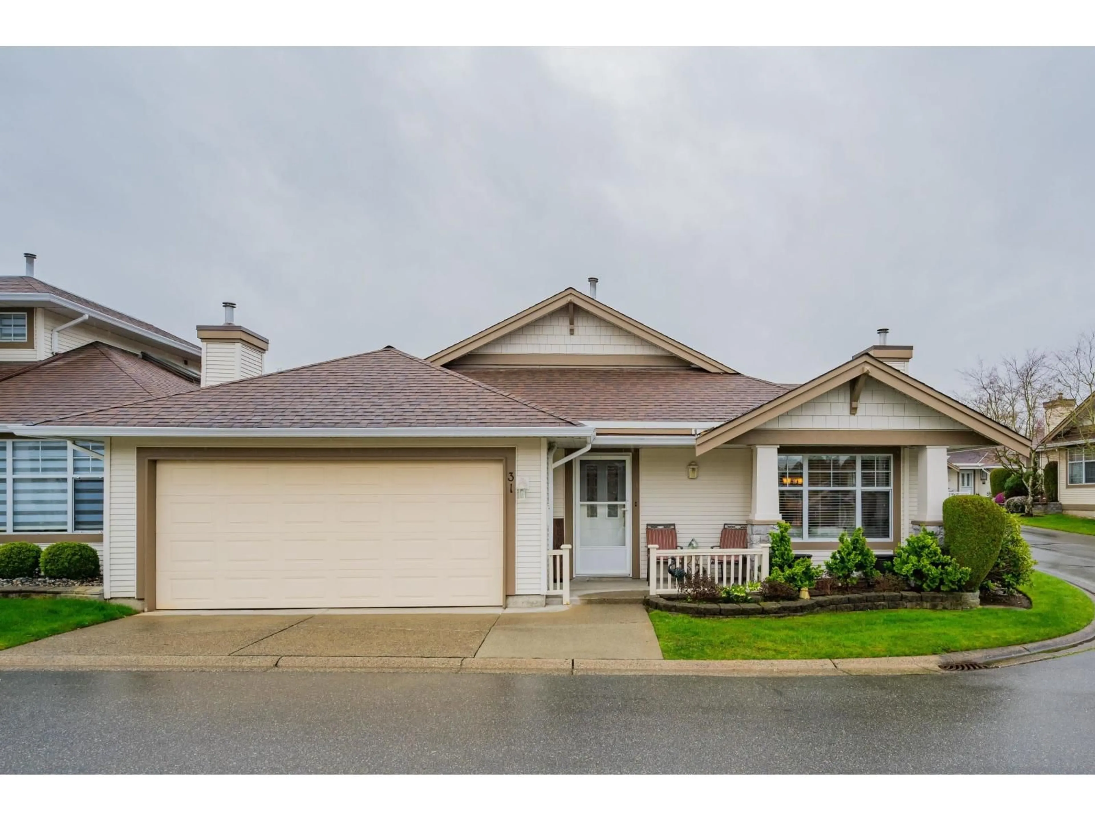 Home with vinyl exterior material, street for 31 - 20751 87 AVENUE, Langley British Columbia V1M2X3