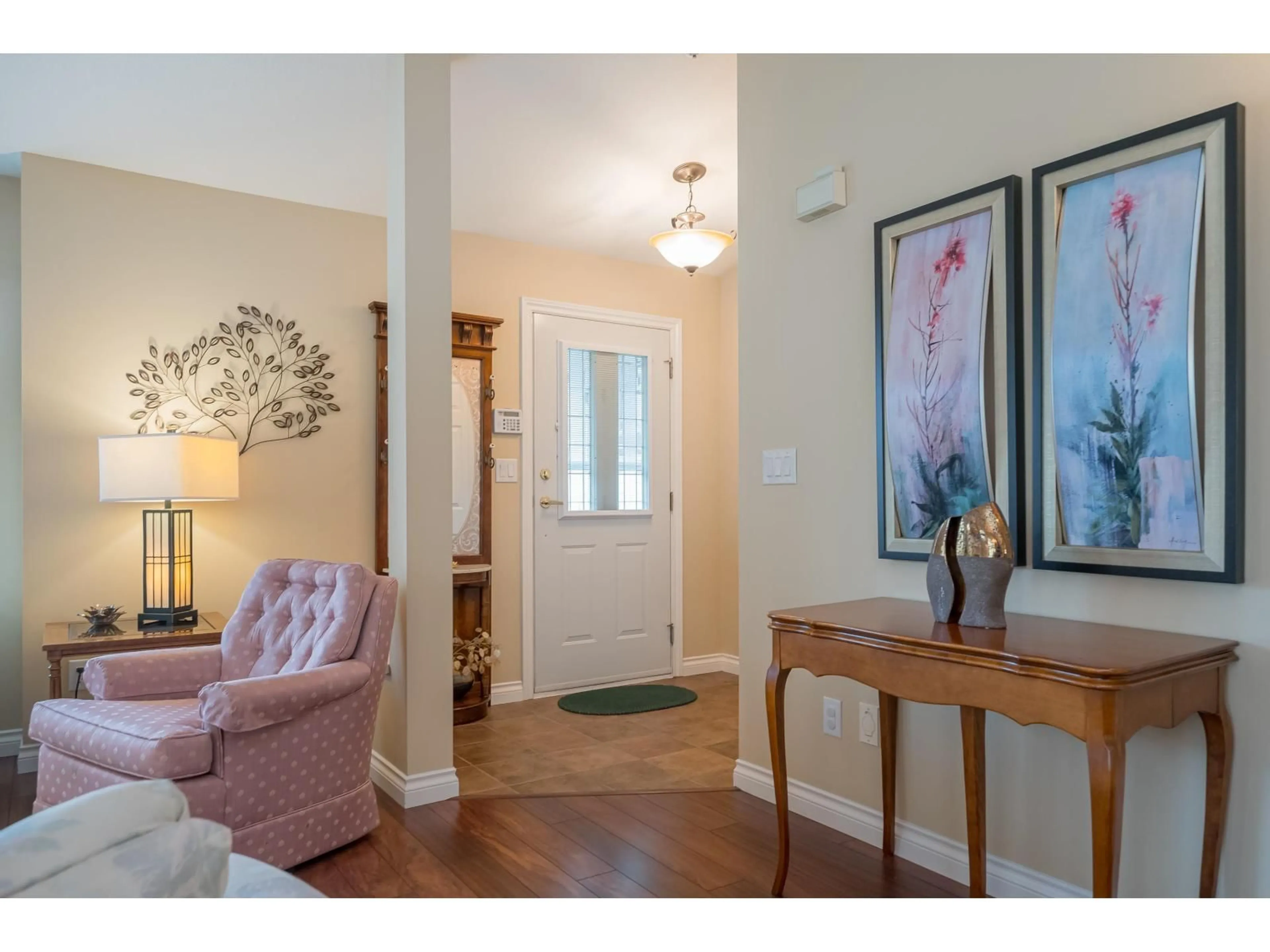 Indoor entryway for 31 - 20751 87 AVENUE, Langley British Columbia V1M2X3