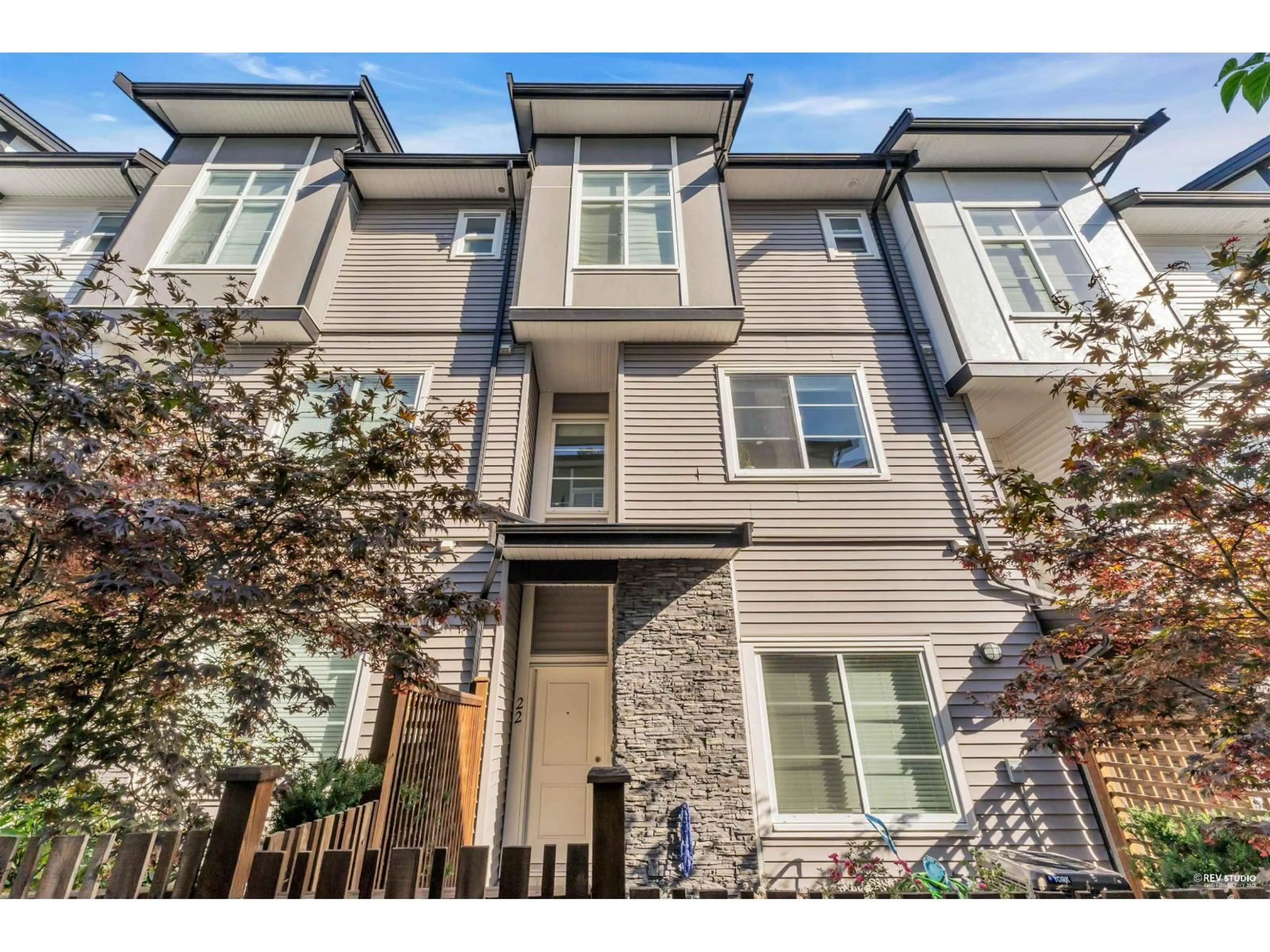 Home with vinyl exterior material, street for 22 - 5867 129 STREET, Surrey British Columbia V3X0J4