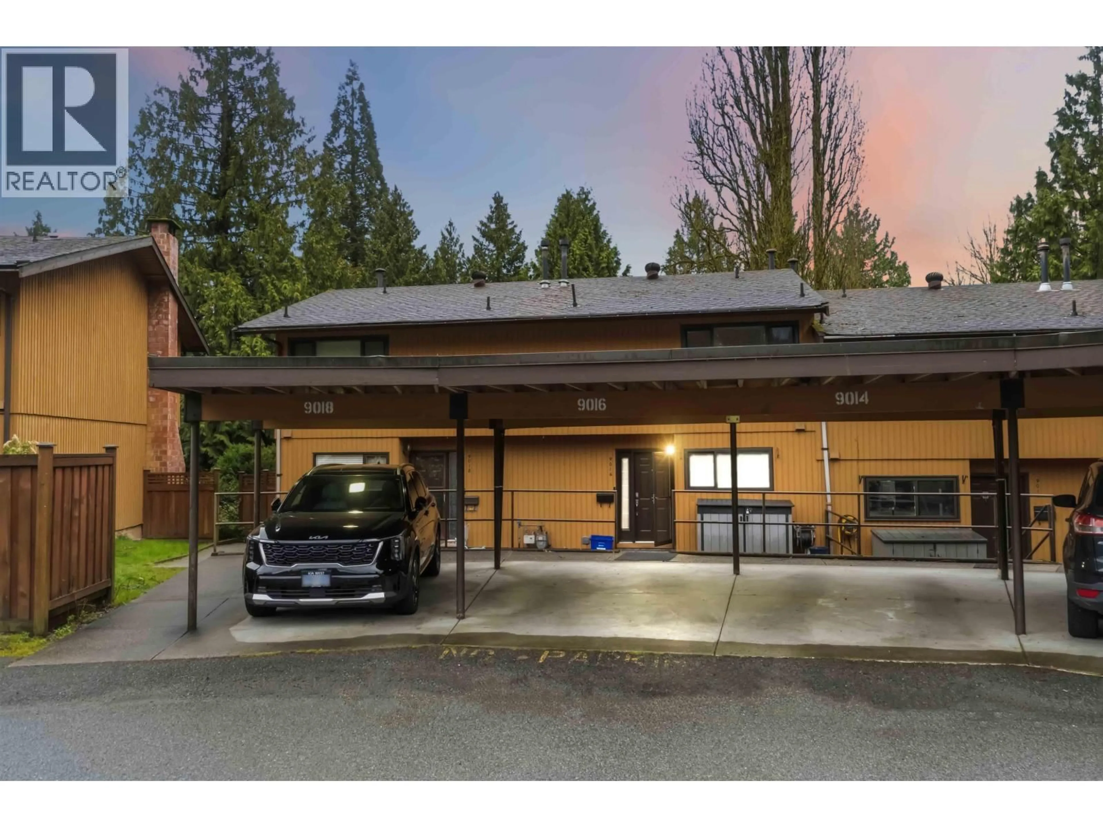 Indoor garage for 9016 ALTAIR PLACE, Burnaby British Columbia V3J1A7