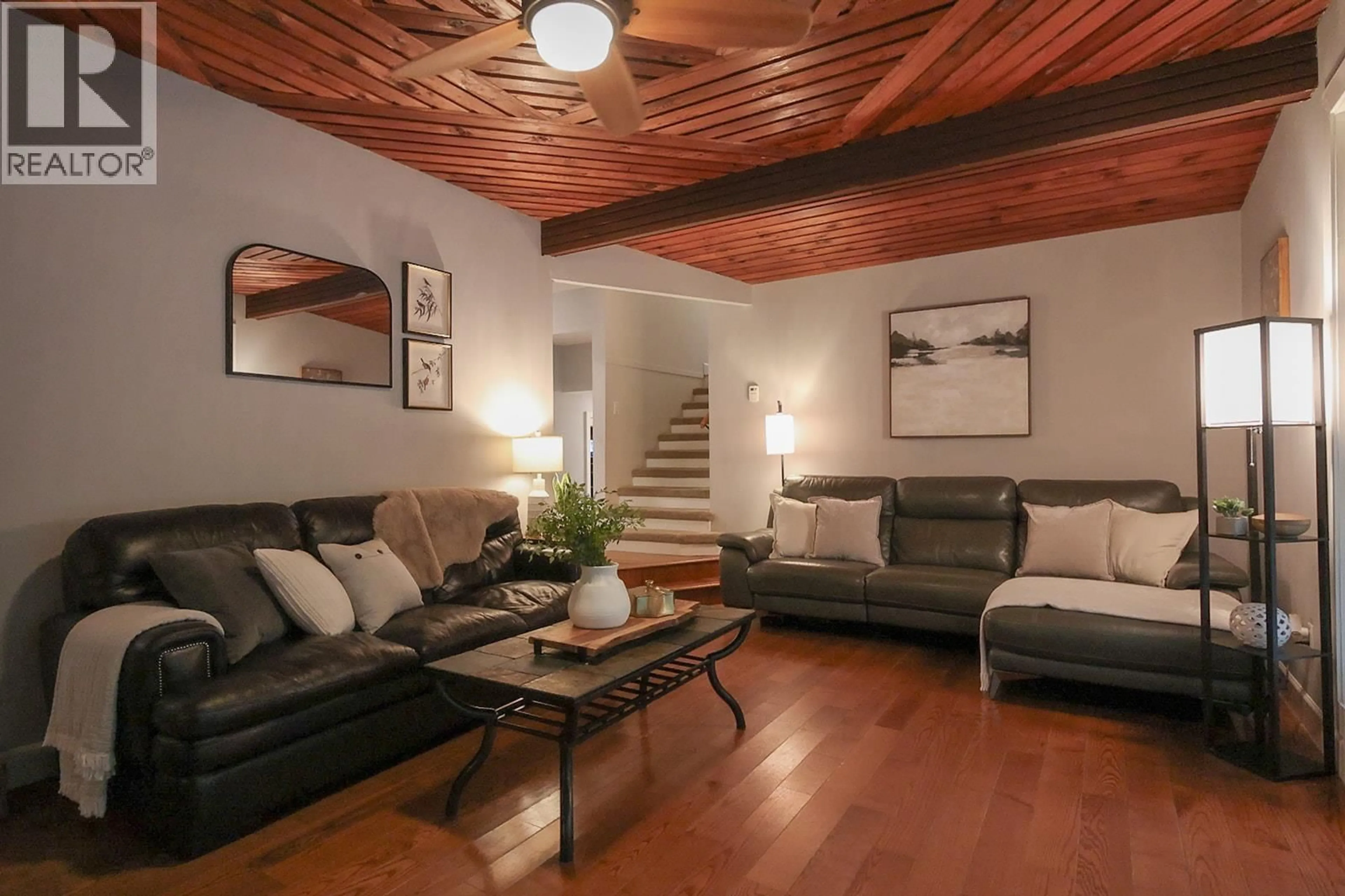 Living room with furniture, wood/laminate floor for 11277 GRAHAM STREET, Maple Ridge British Columbia V2W1M9