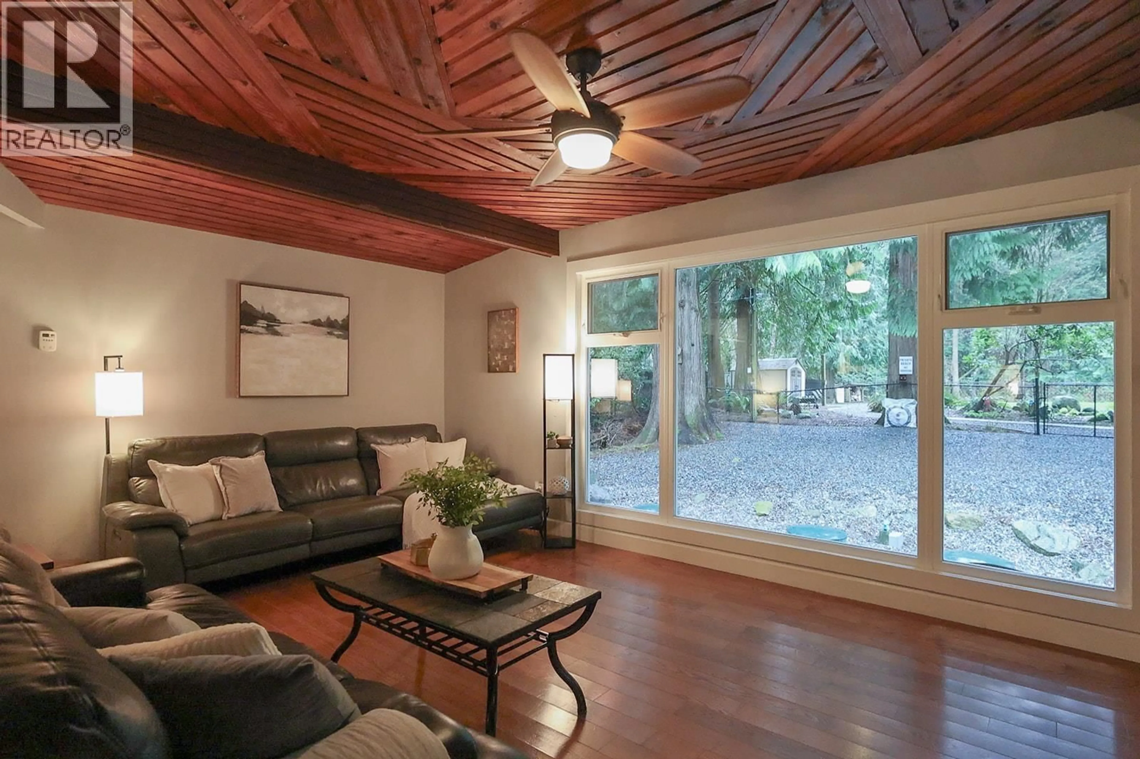 Living room with furniture, wood/laminate floor for 11277 GRAHAM STREET, Maple Ridge British Columbia V2W1M9
