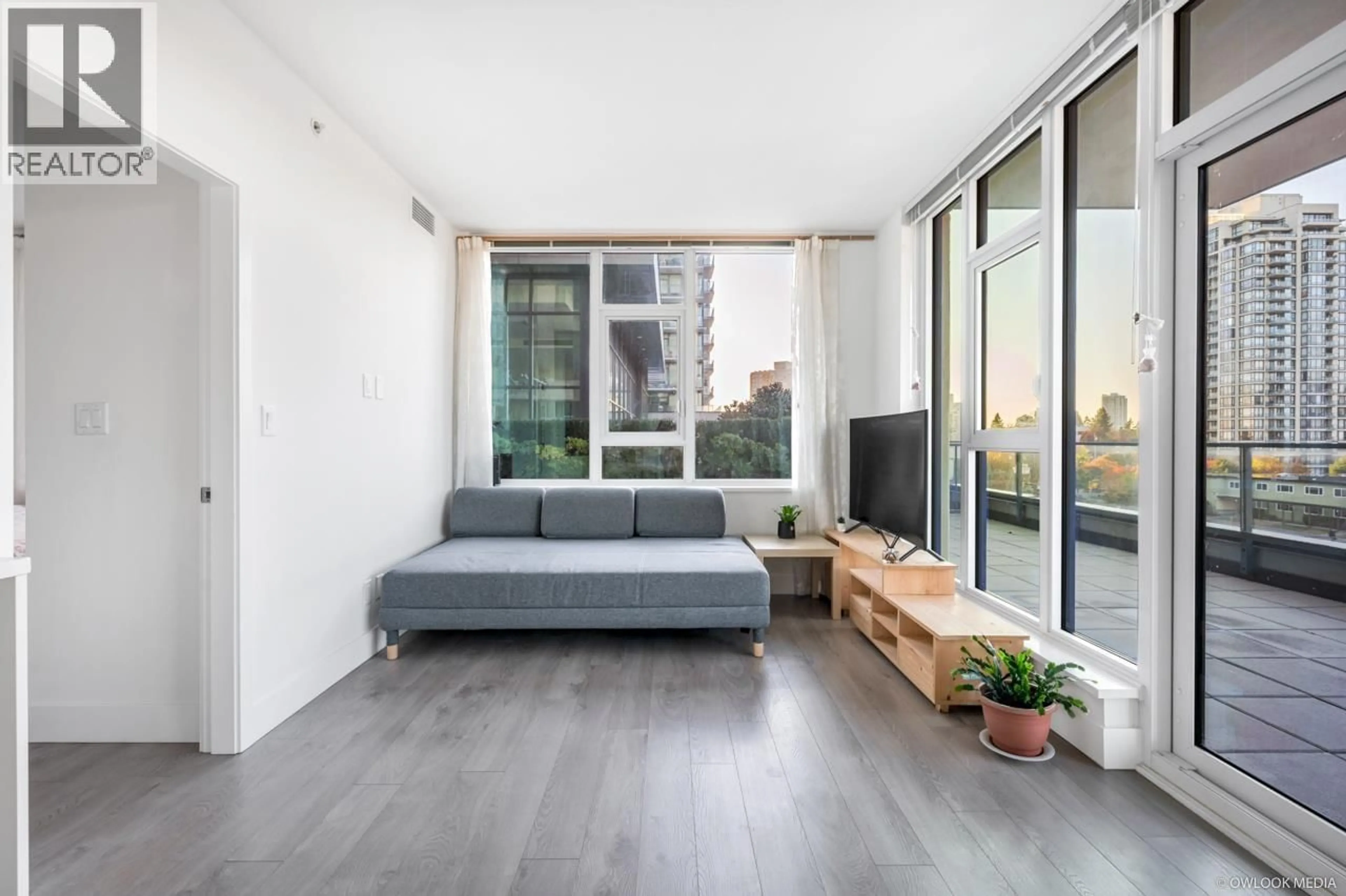 Living room with furniture, unknown for 402 - 7303 NOBLE LANE, Burnaby British Columbia V3N0H2