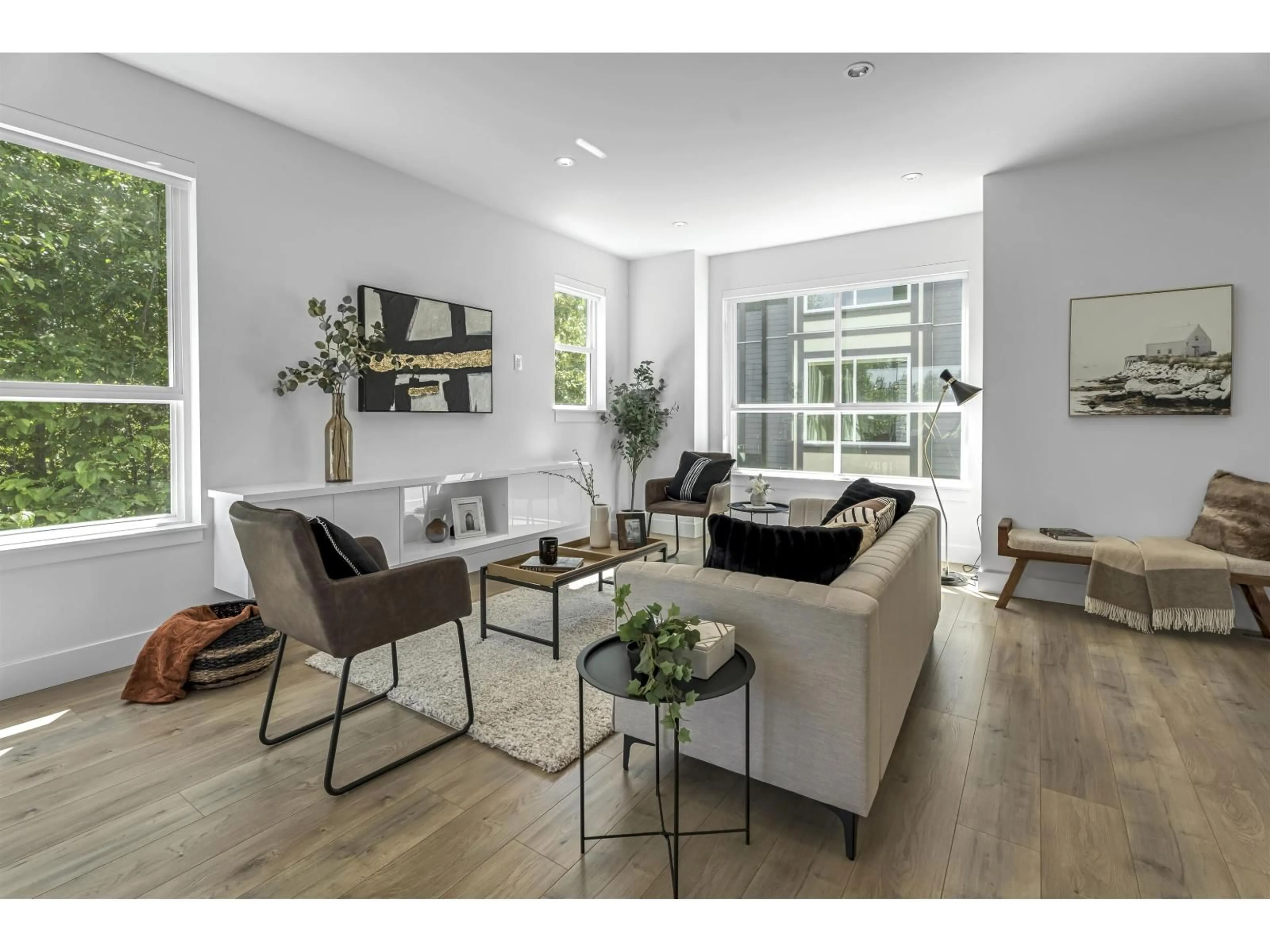 Living room with furniture, wood/laminate floor for 3 - 6162 138 STREET, Surrey British Columbia V3X1E7