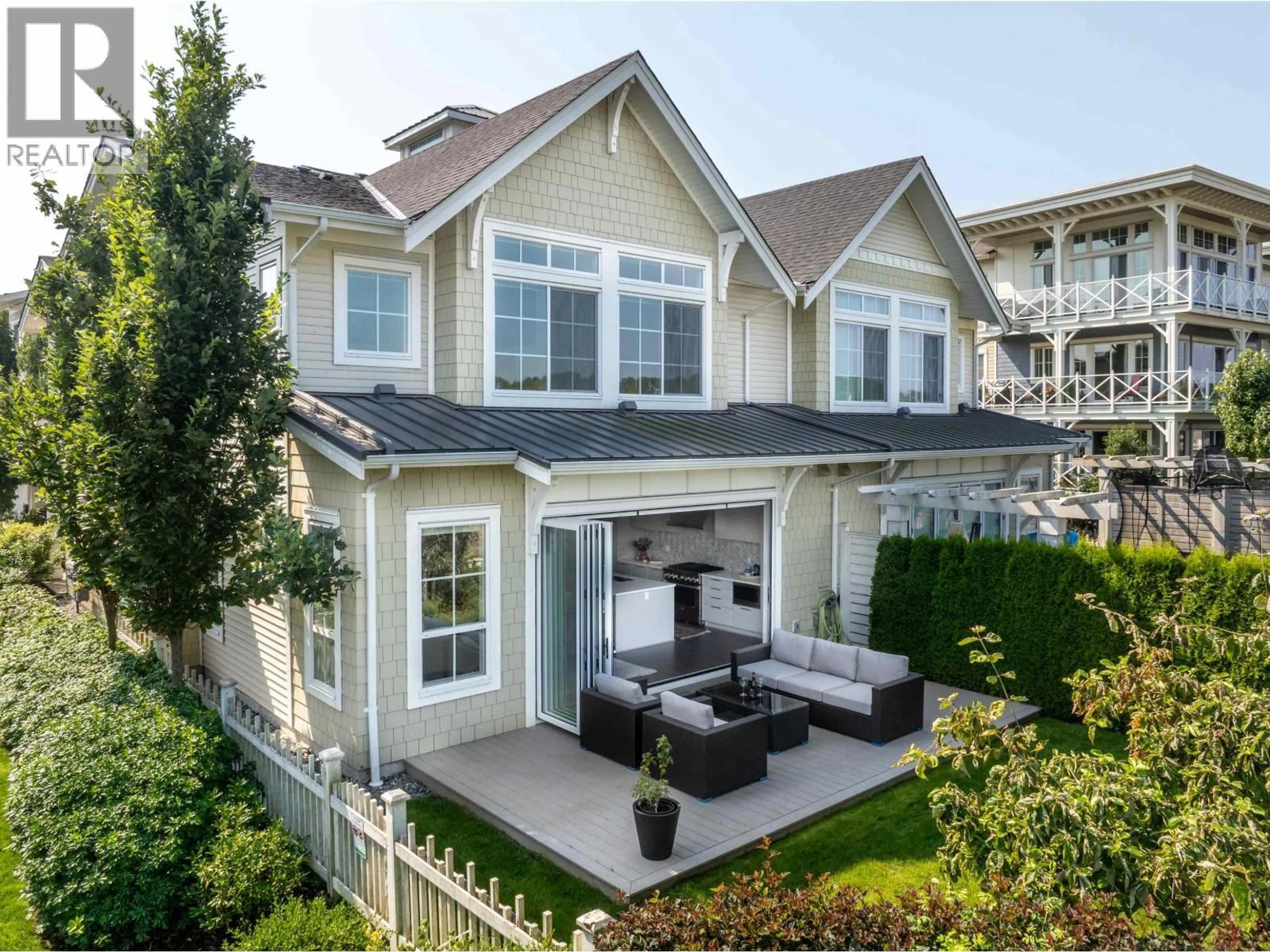 Home with vinyl exterior material, unknown for 2 - 5551 ADMIRAL WAY, Delta British Columbia V4K0C9