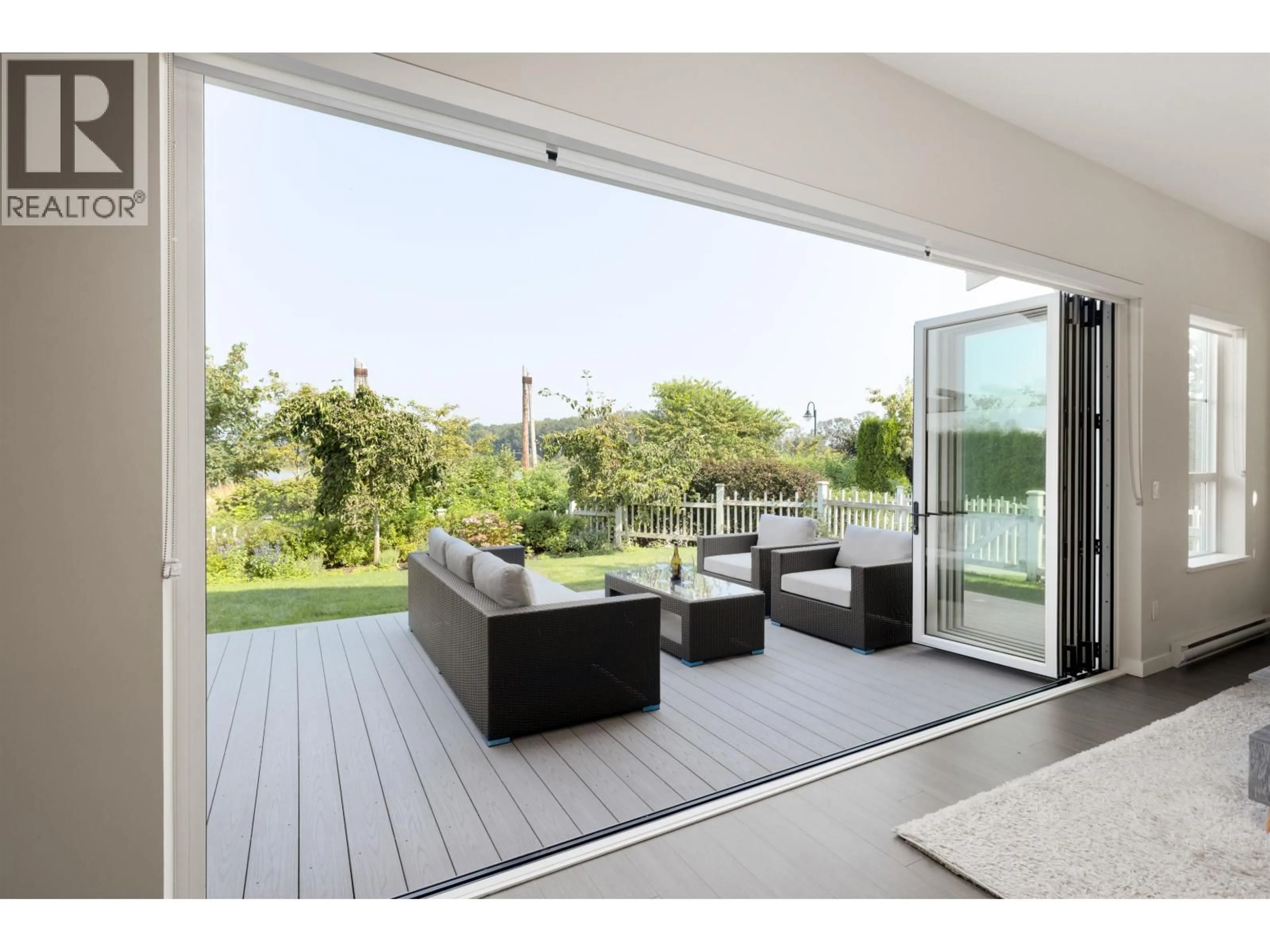 Patio, unknown for 2 - 5551 ADMIRAL WAY, Delta British Columbia V4K0C9