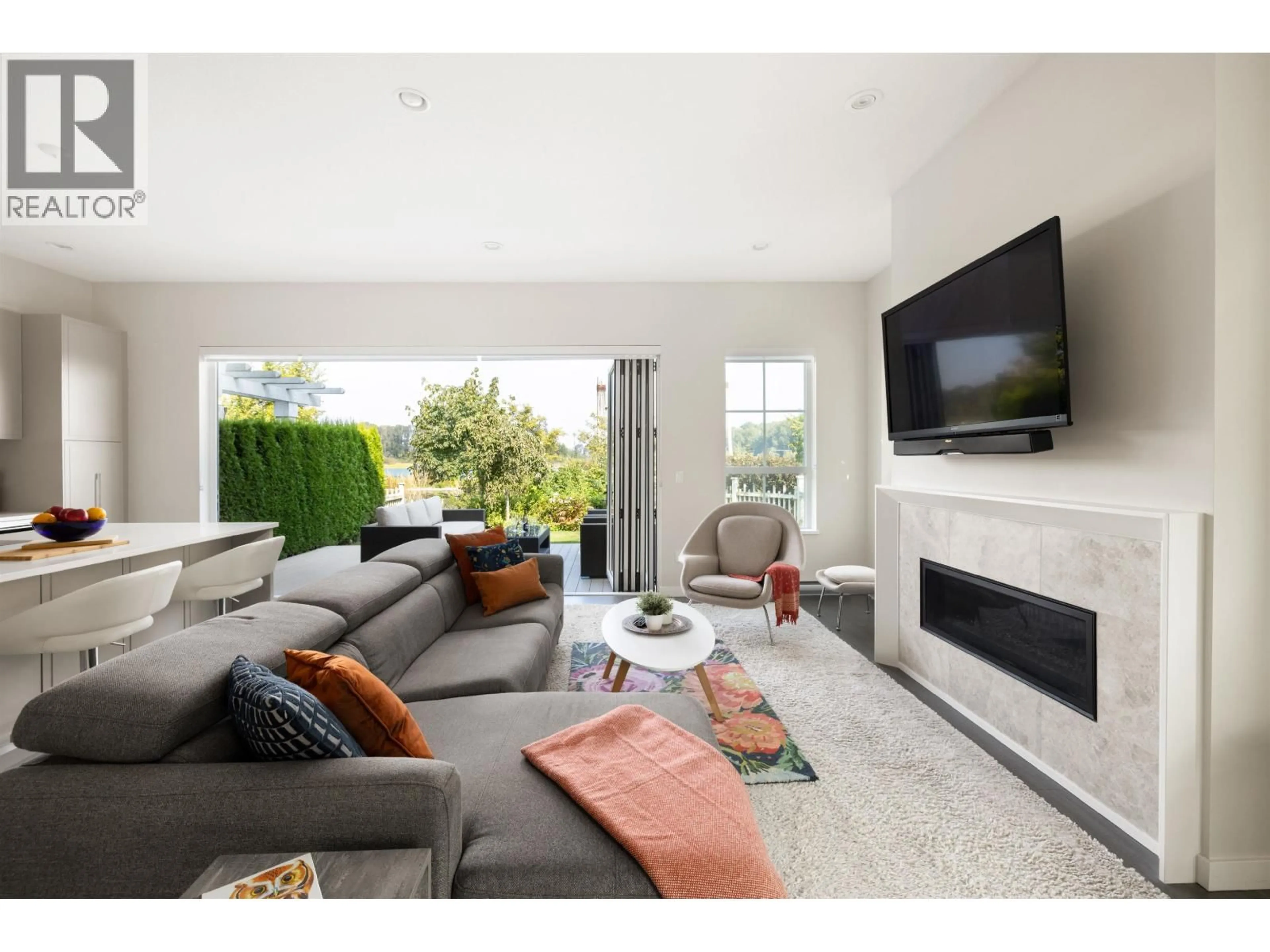 Living room with furniture, unknown for 2 - 5551 ADMIRAL WAY, Delta British Columbia V4K0C9