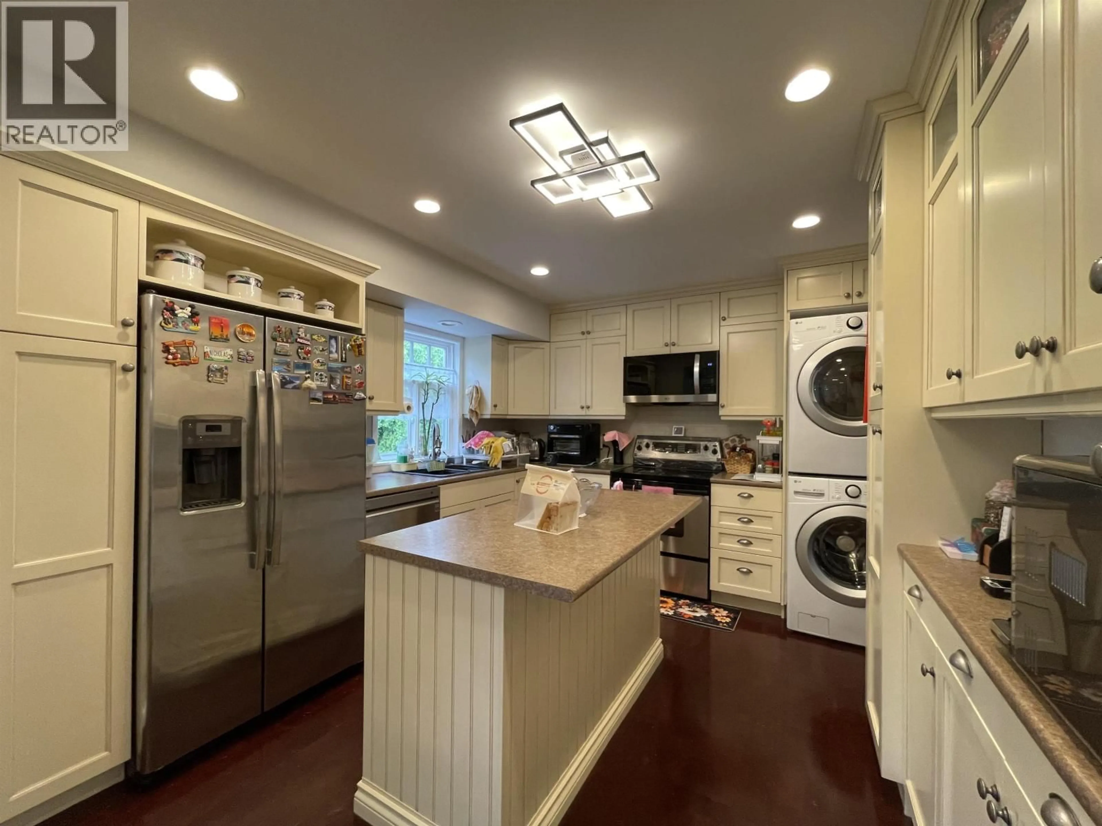 Kitchen with laundary machines, unknown for 3645 LIVERPOOL STREET, Port Coquitlam British Columbia V3B3W2