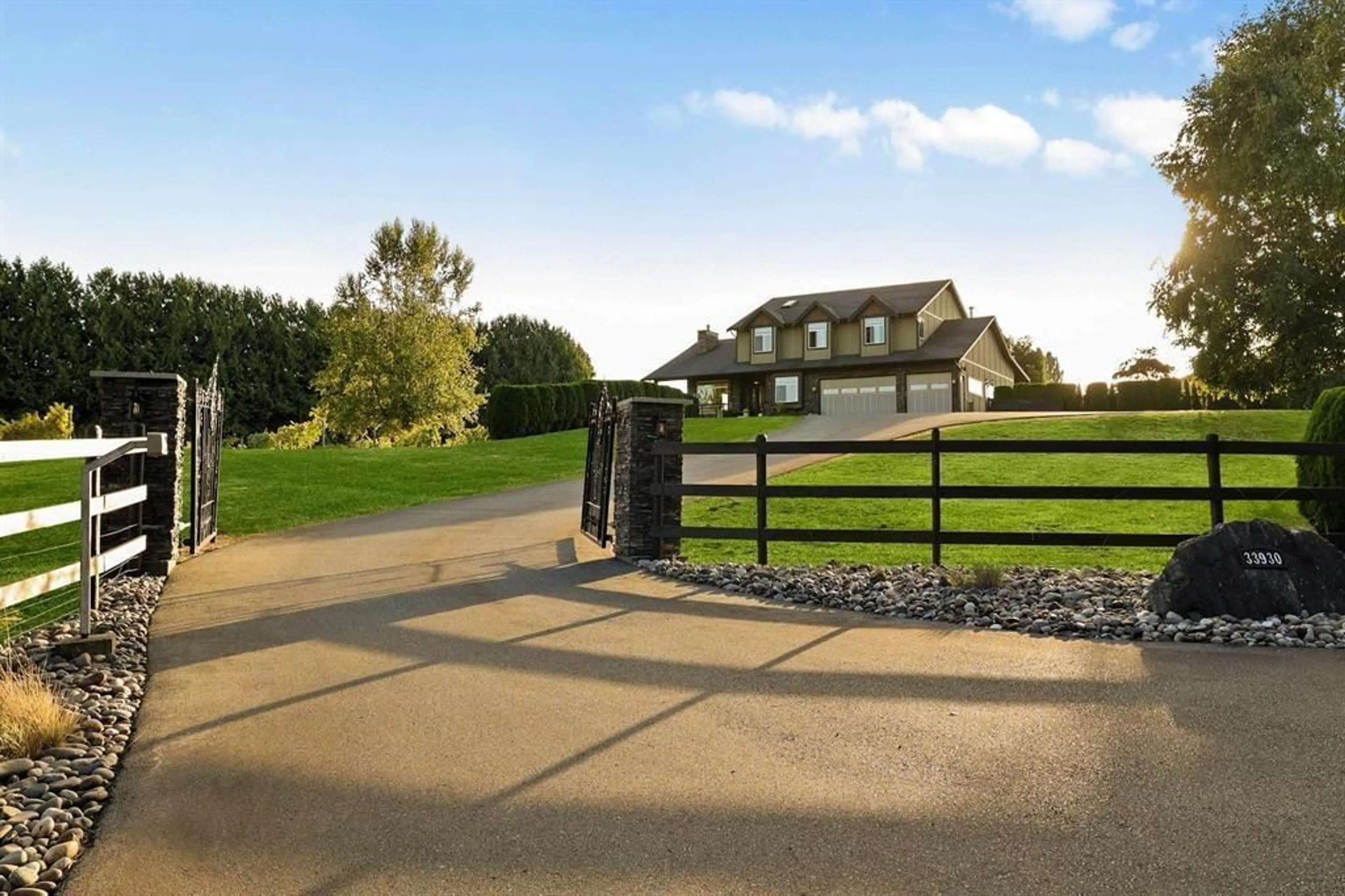 A pic from outside/outdoor area/front of a property/back of a property/a pic from drone, unknown for 33930 MCCONNELL ROAD, Abbotsford British Columbia V2S8A6