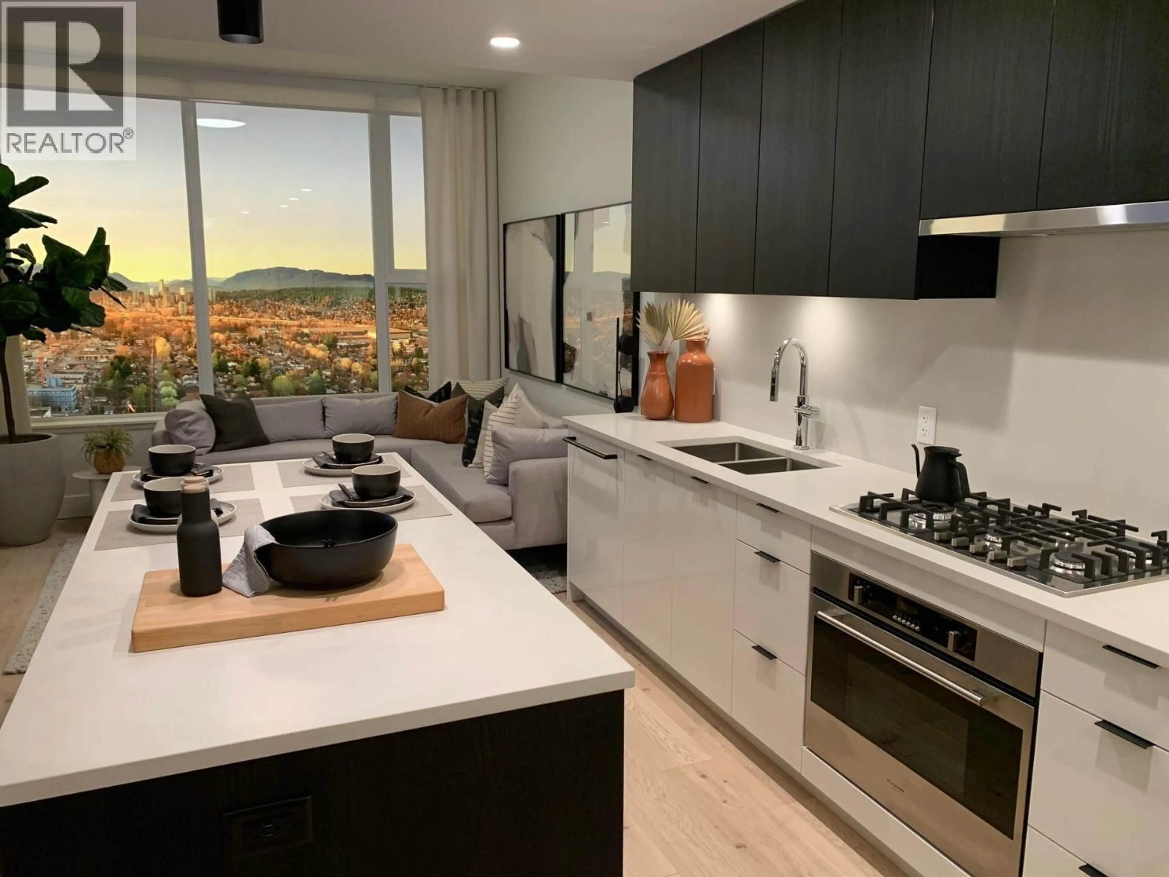 Open concept kitchen, ceramic/tile floor for 1408 - 230 KEARY STREET, New Westminster British Columbia V3L0A6