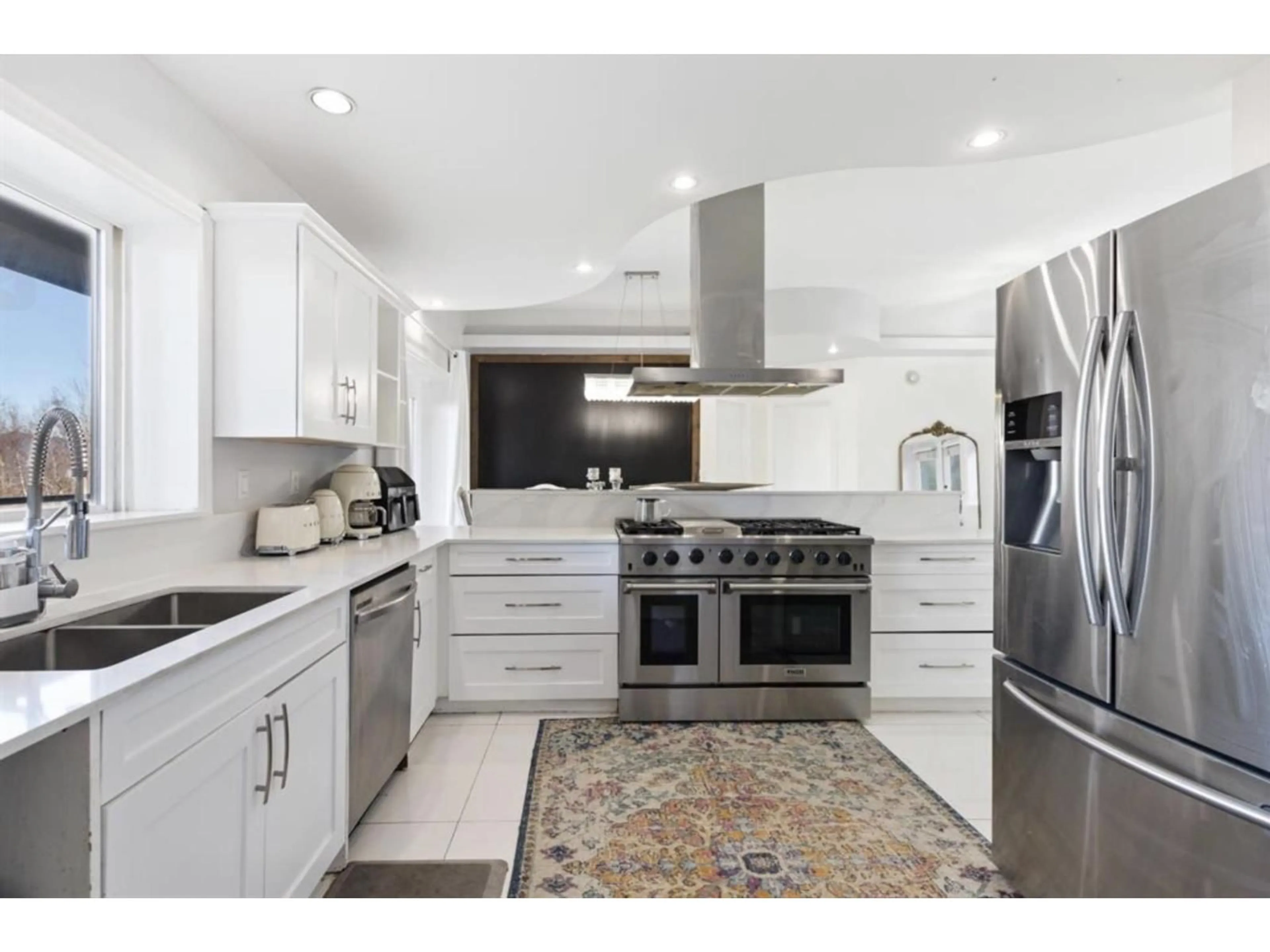 Contemporary kitchen, ceramic/tile floor for 5782 JINKERSON ROAD, Chilliwack British Columbia V2R0C8