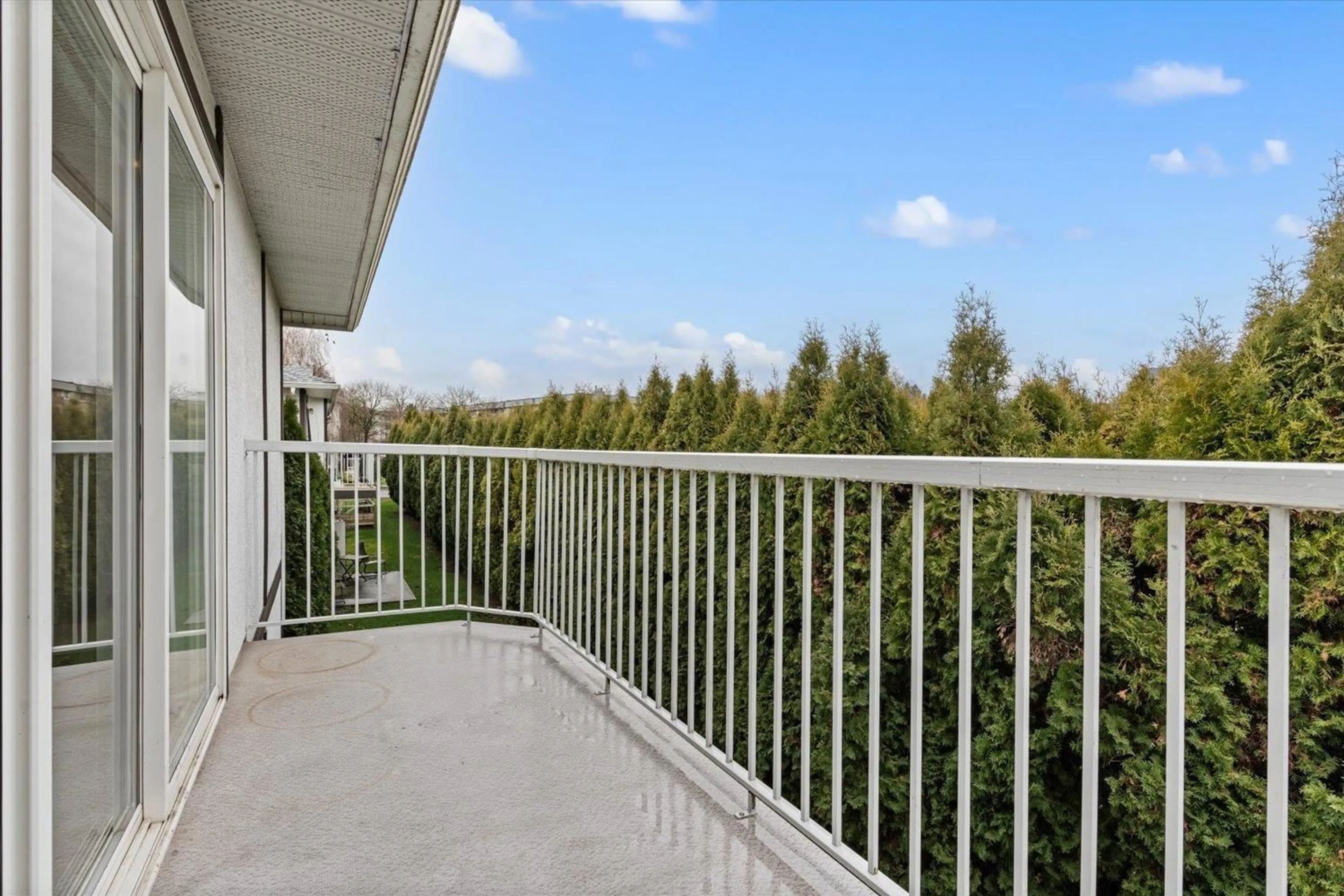 Balcony in the apartment, water/lake/river/ocean view for 207 - 45669 MCINTOSH DRIVE, Chilliwack British Columbia V2P6V4