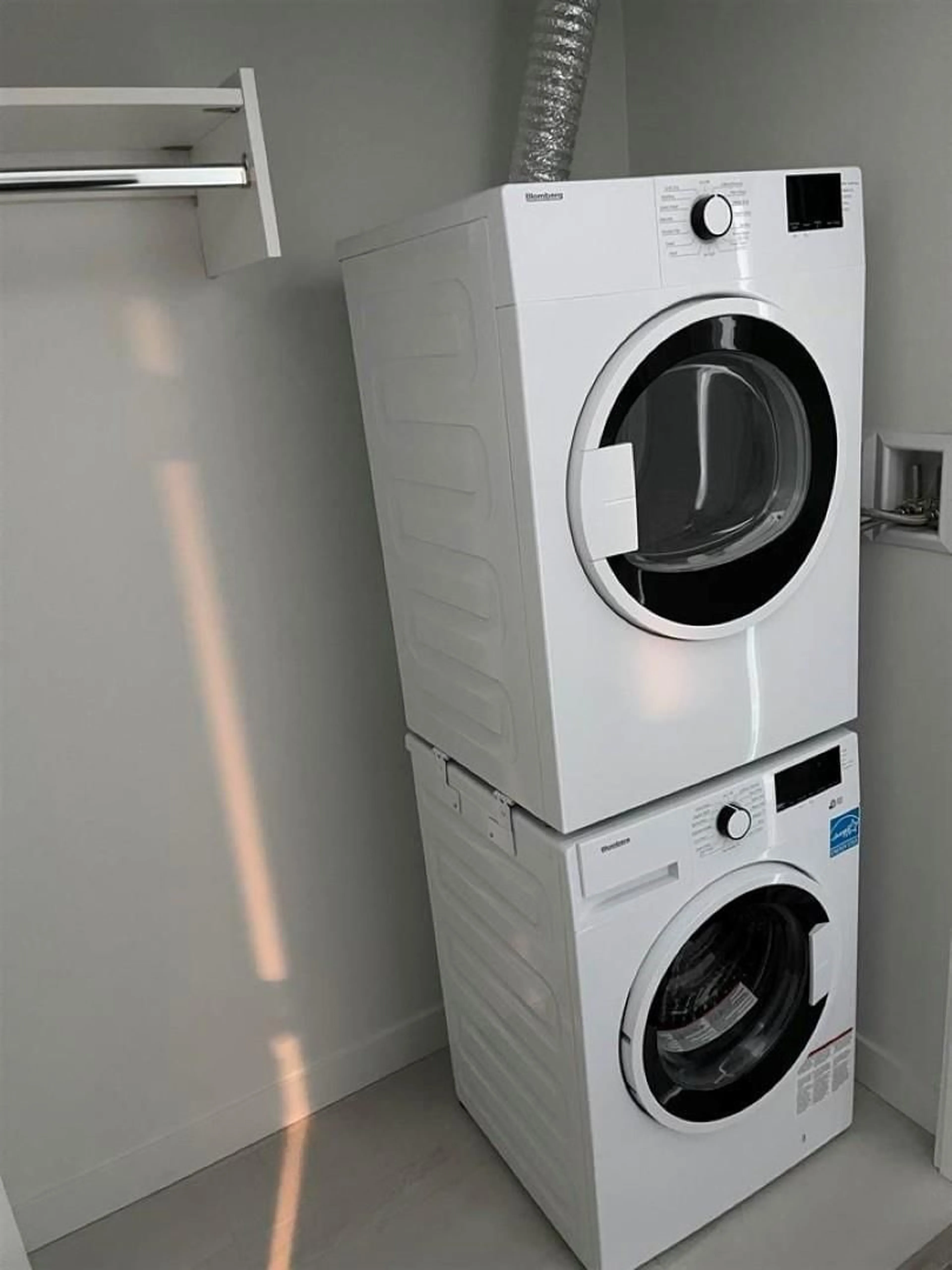 Laundry room for 2502 - 13655 FRASER HIGHWAY, Surrey British Columbia V3T0P8
