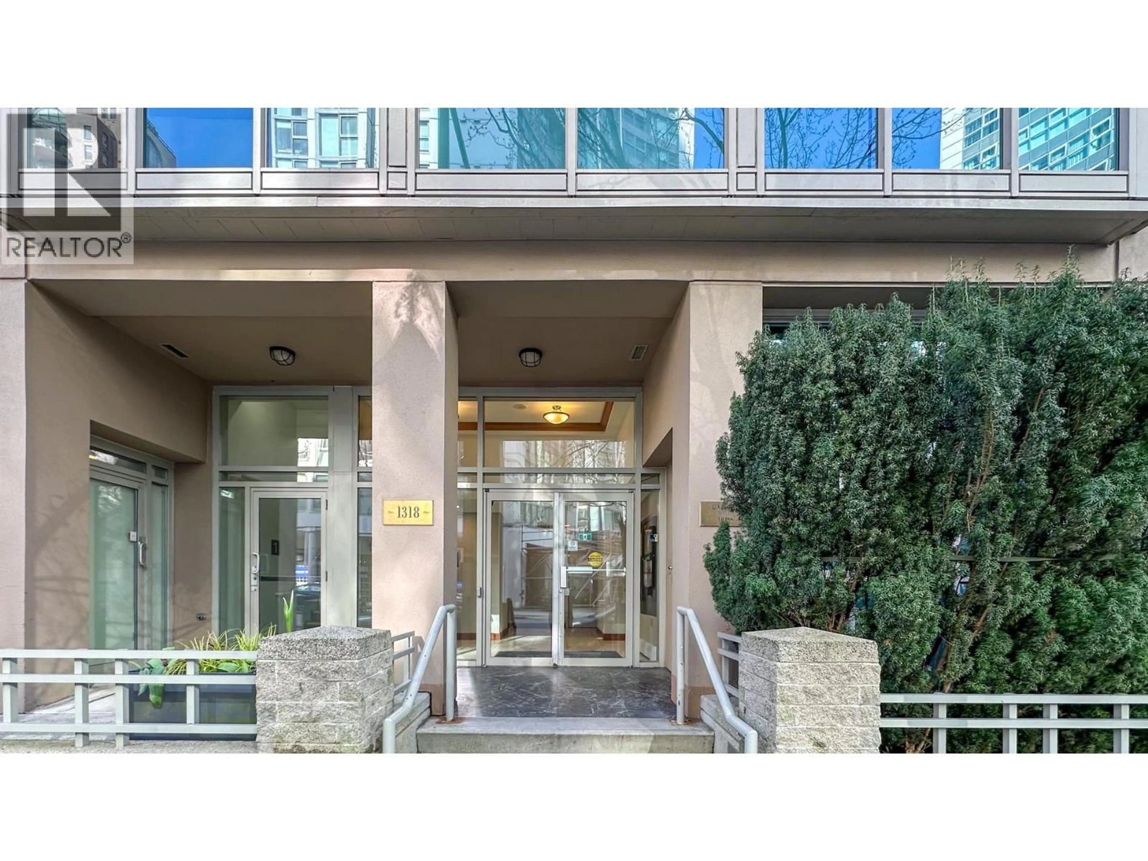 Indoor foyer for 701 - 1318 HOMER STREET, Vancouver British Columbia V6B6A7