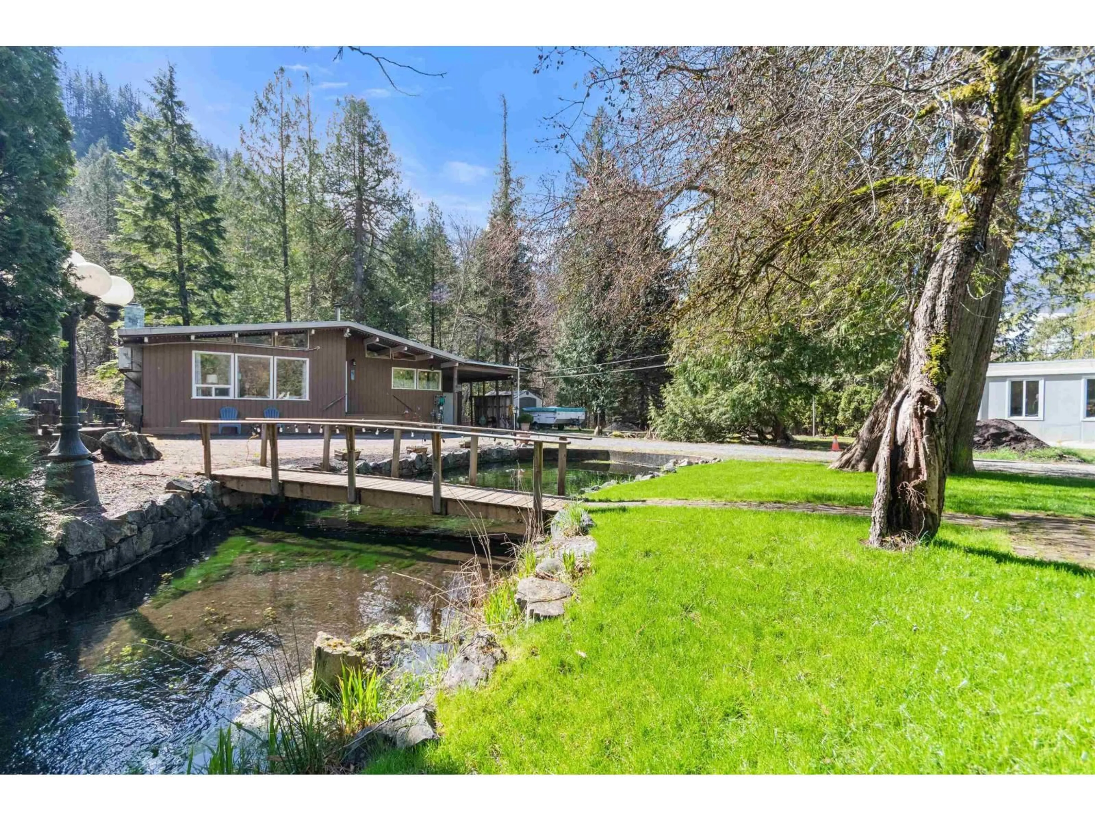 A pic from outside/outdoor area/front of a property/back of a property/a pic from drone, water/lake/river/ocean view for 66602 SUMMER ROAD, Hope British Columbia V0X1L1