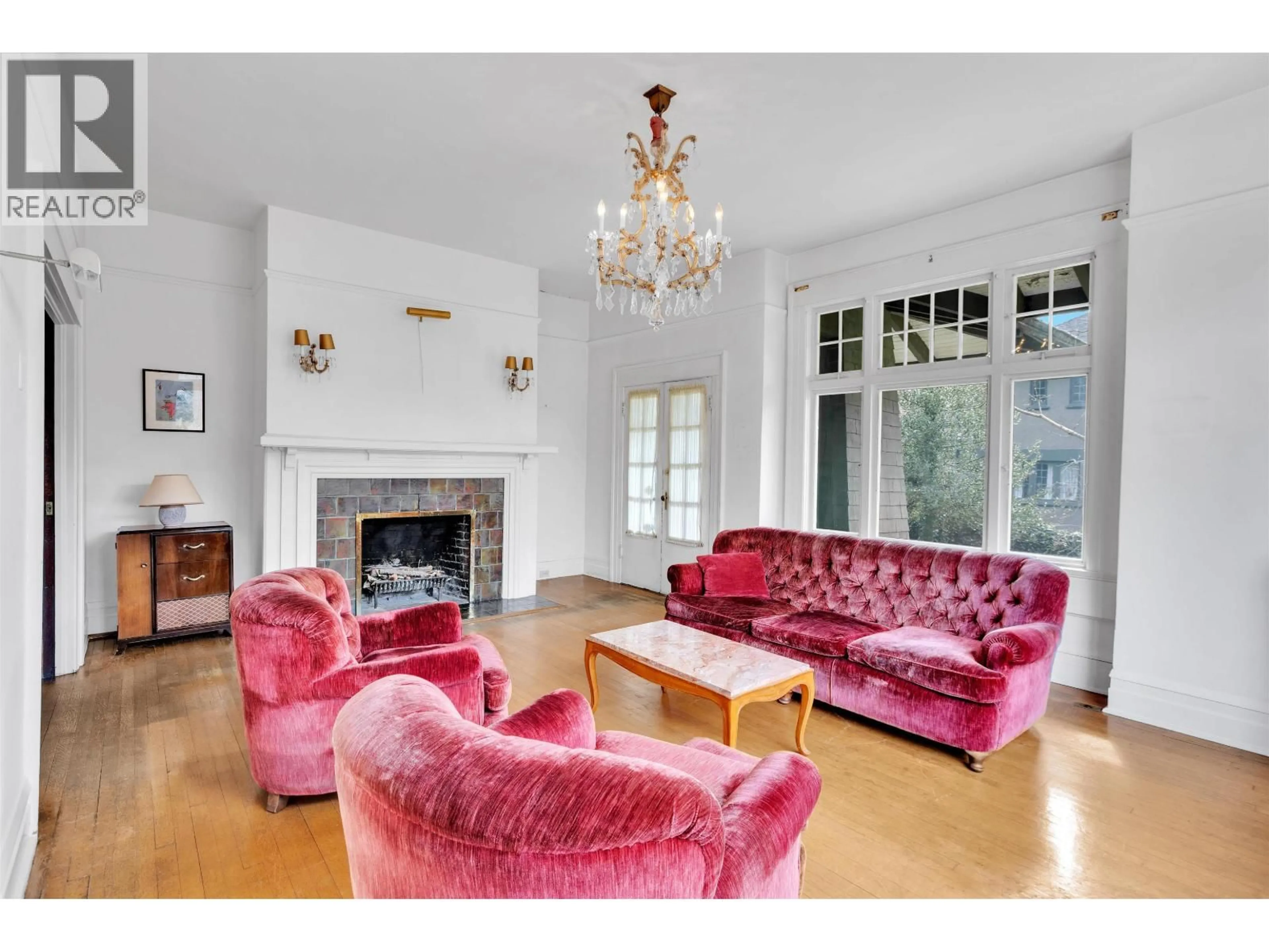 Living room with furniture, unknown for 3924 PINE CRESCENT, Vancouver British Columbia V6J4K5