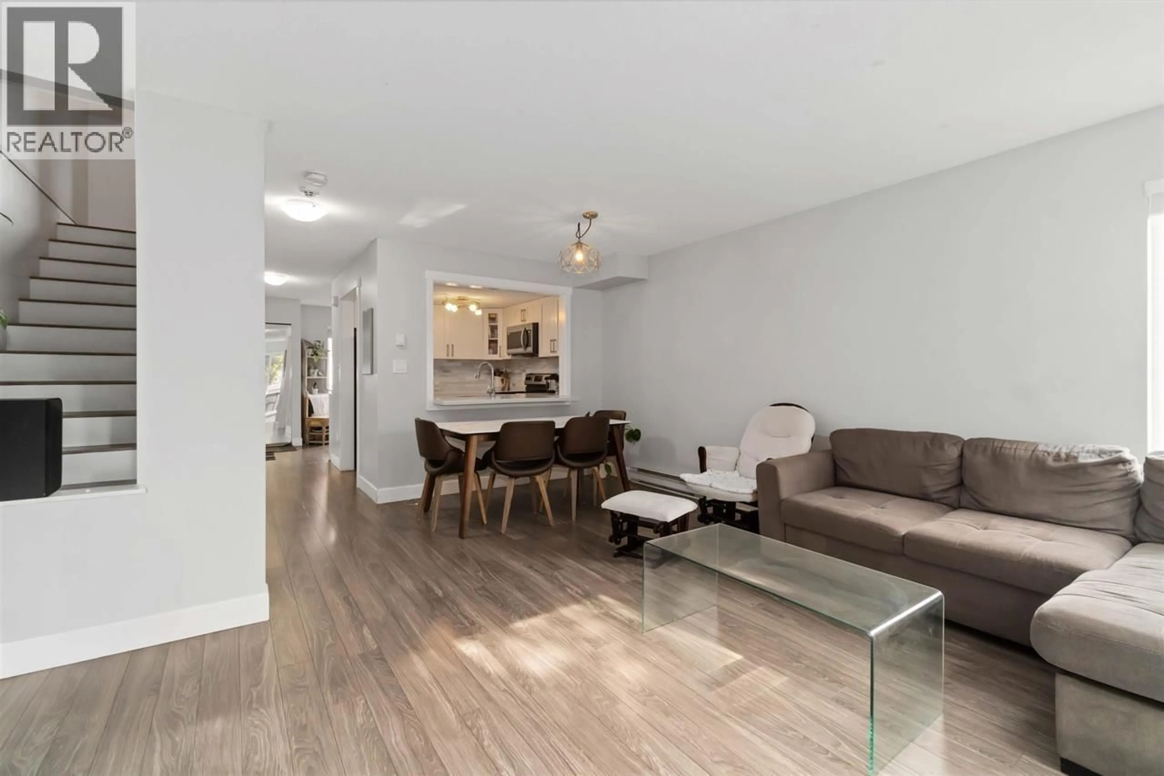 Living room with furniture, wood/laminate floor for 24 - 270 CASEY STREET, Coquitlam British Columbia V3K6Y4