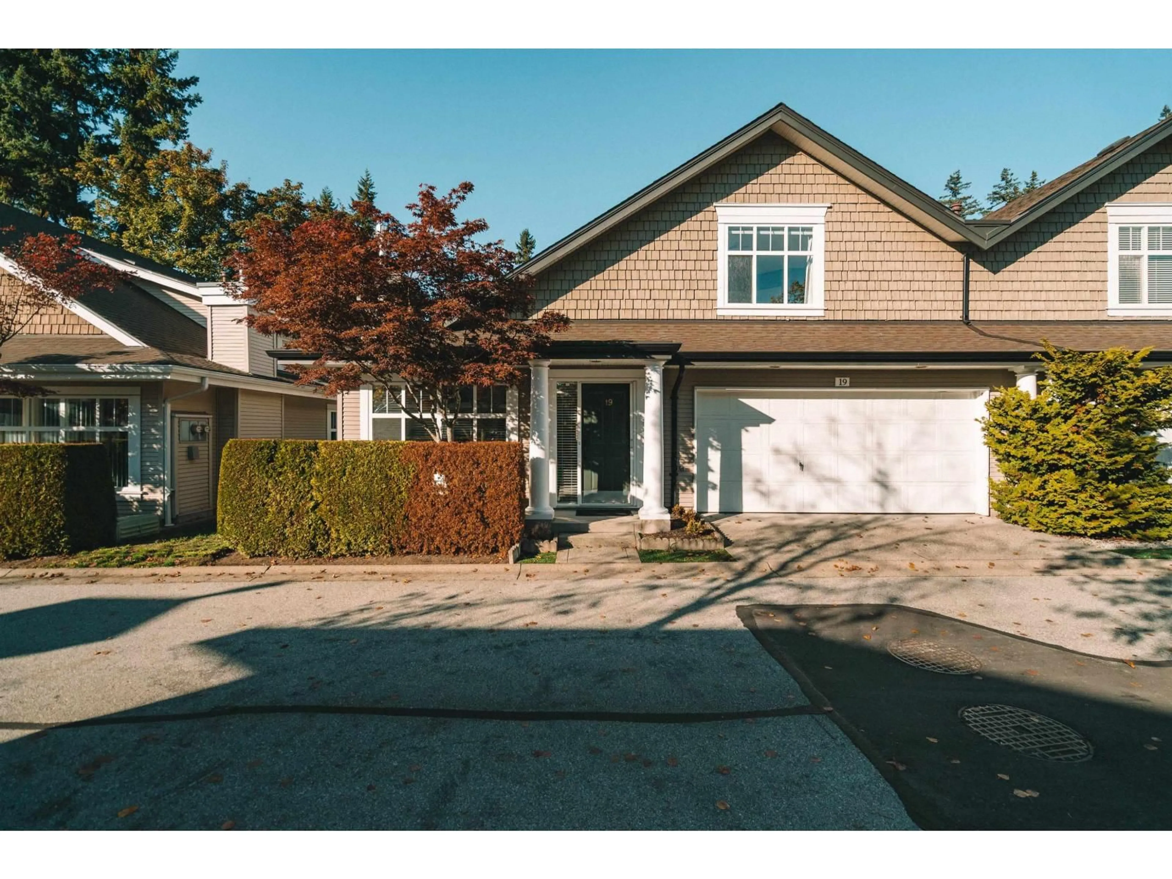 Home with vinyl exterior material, street for 19 - 14877 33 AVENUE, Surrey British Columbia V4P3A3