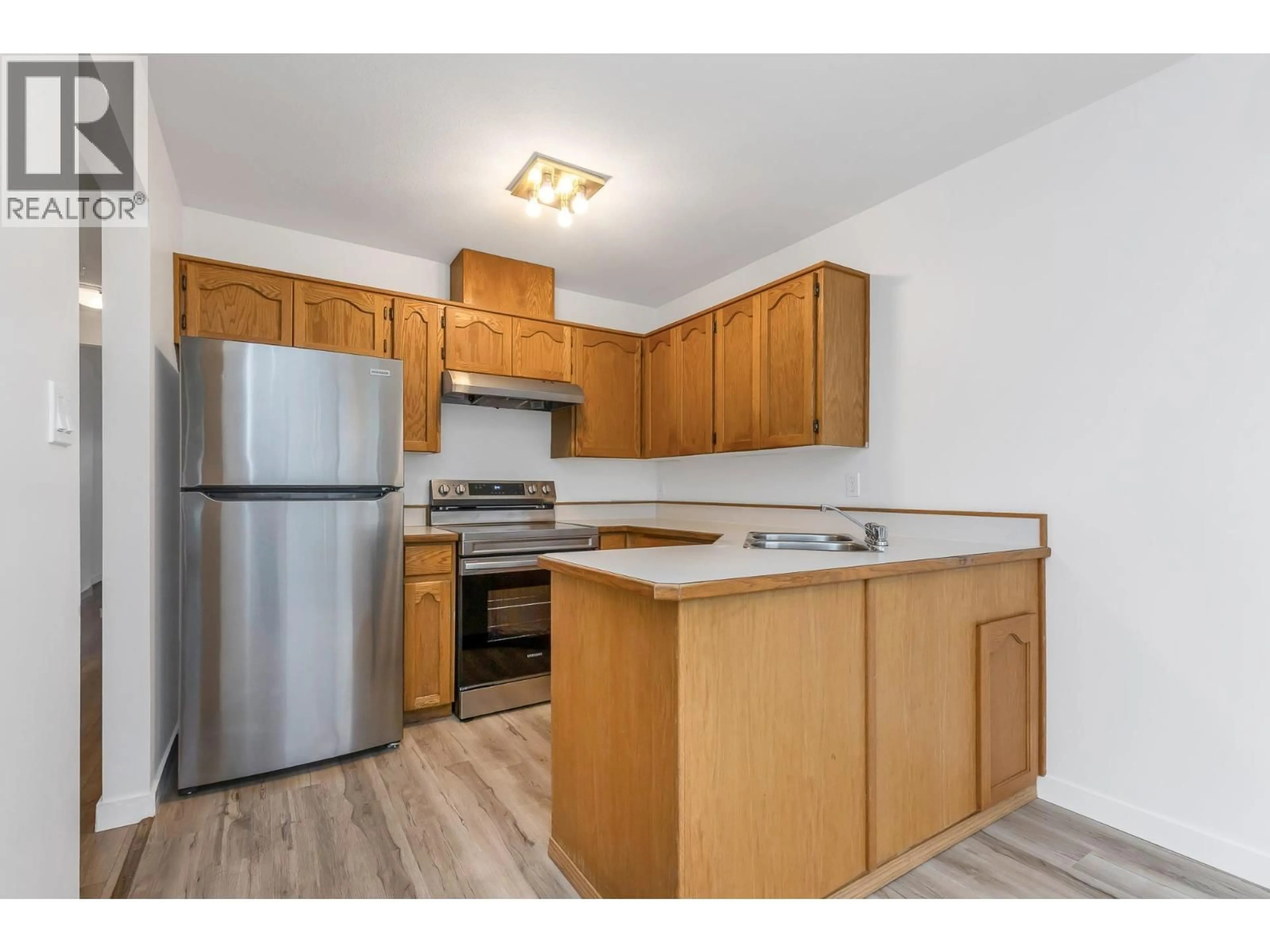 Standard kitchen, wood/laminate floor for 7 - 19249 HAMMOND ROAD, Pitt Meadows British Columbia V3Y2B7