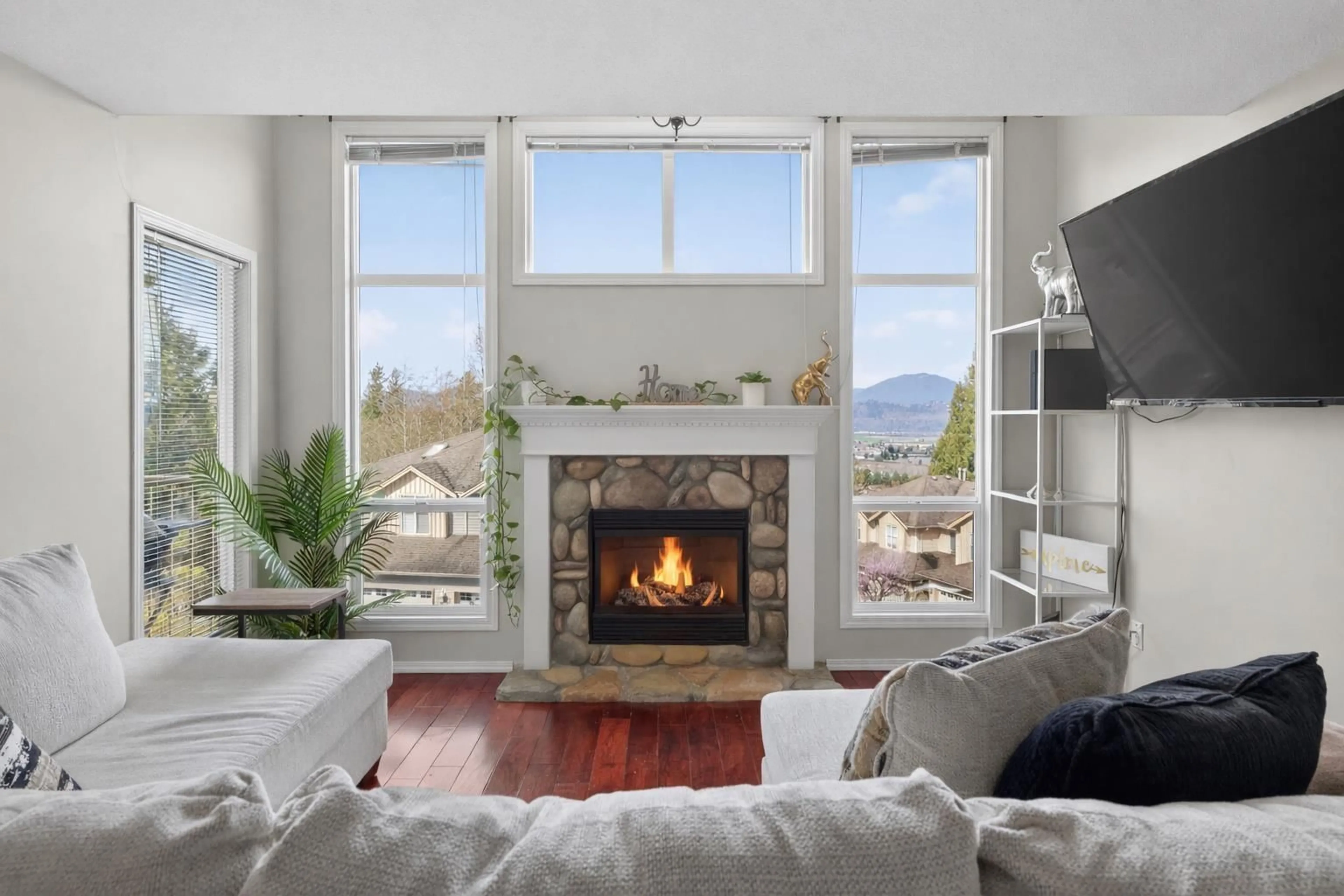 Living room with furniture, unknown for 10 - 46906 RUSSELL ROAD, Chilliwack British Columbia V2R5T3