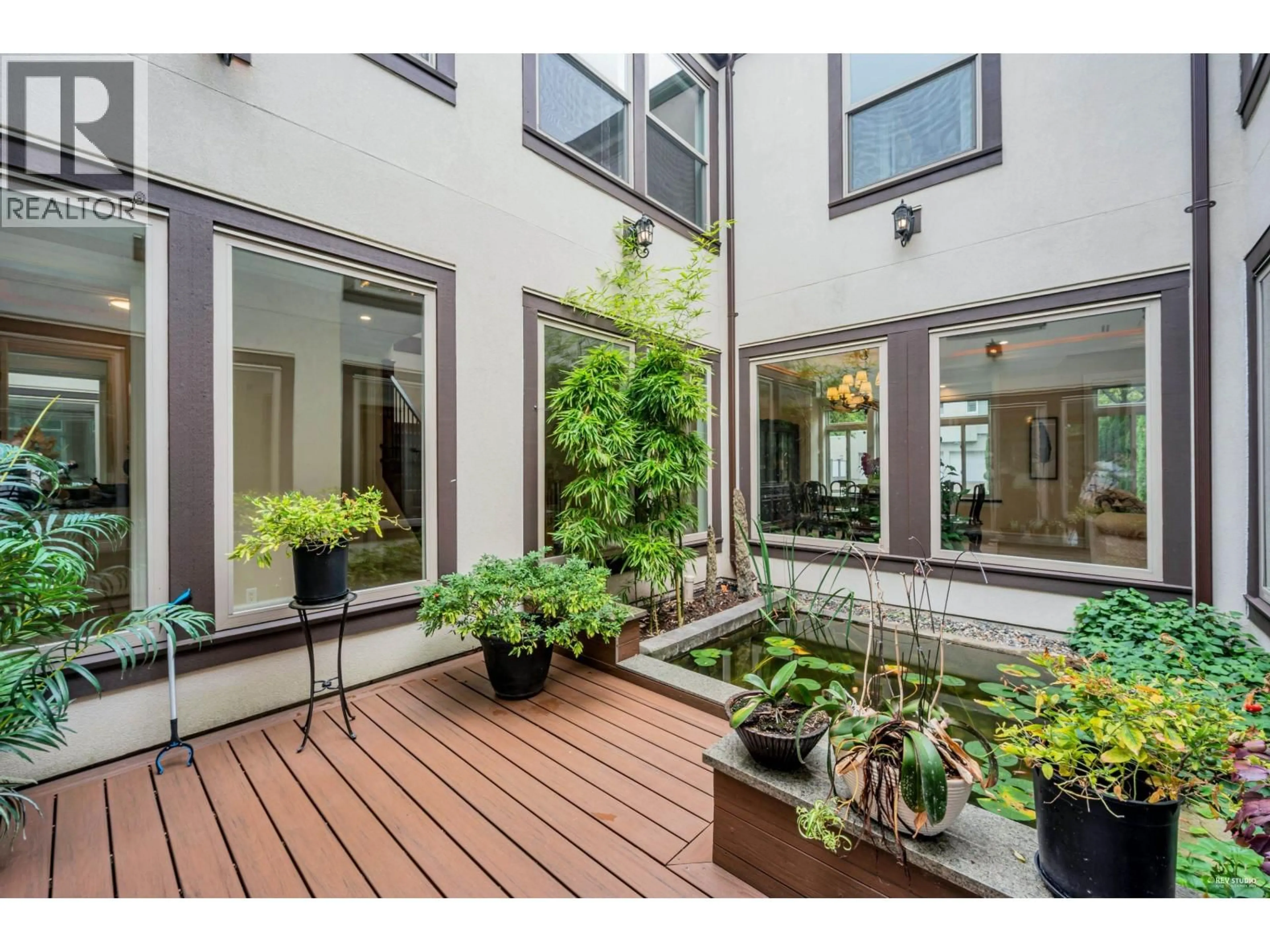 Patio, street for 3601 LYNNDALE CRESCENT, Burnaby British Columbia V5A3S4